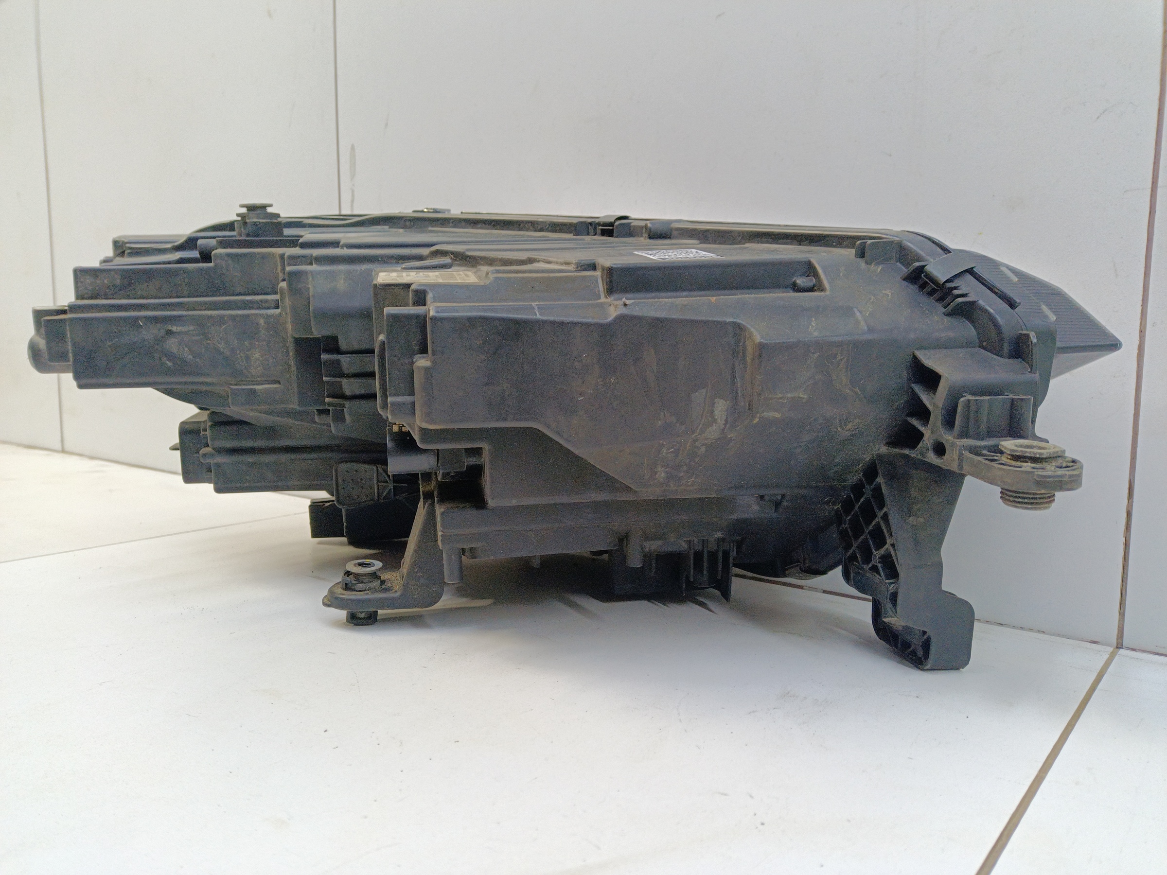 Фара передняя левая Volkswagen Polo 6 Liftback LED