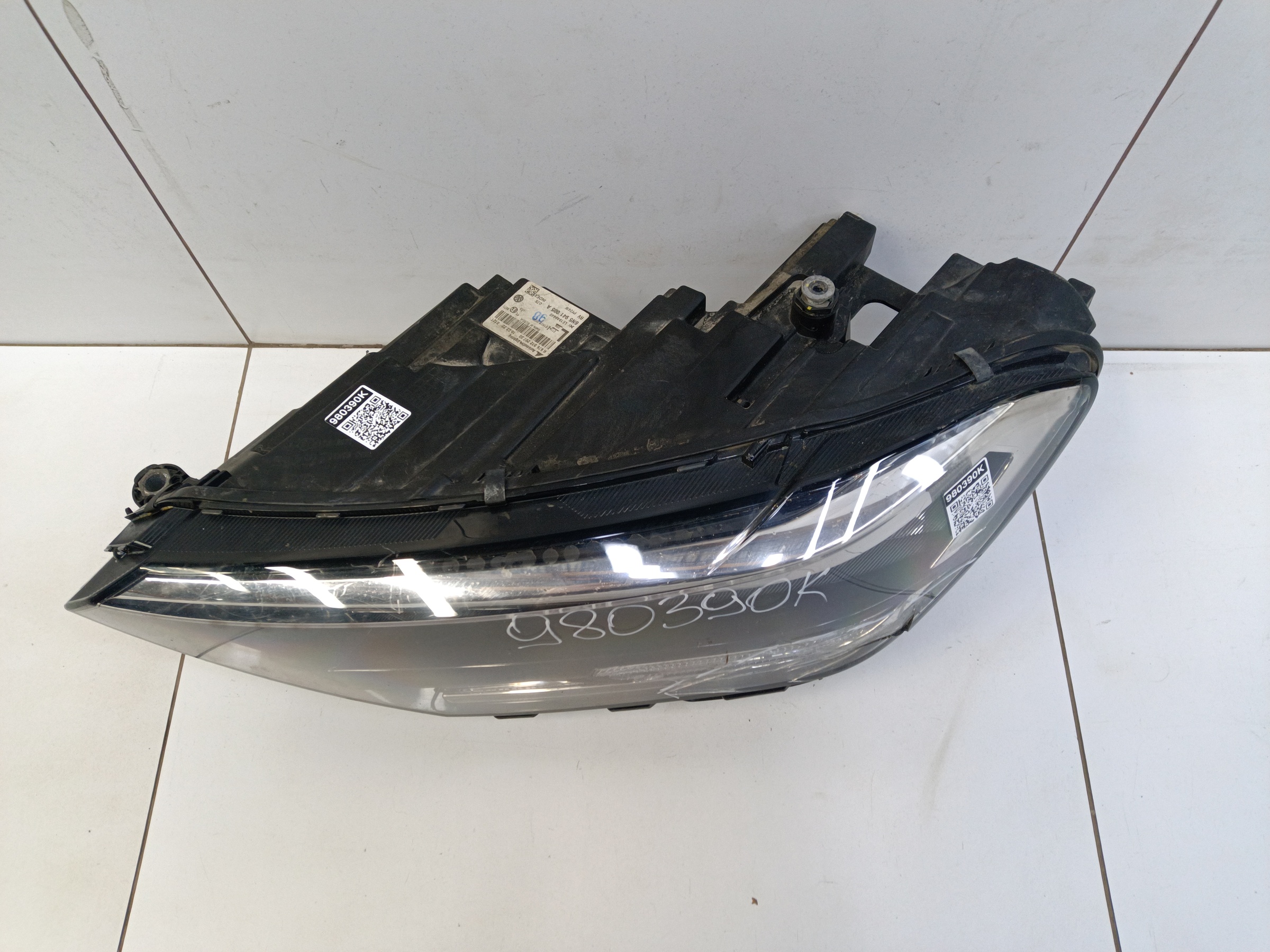 Фара передняя левая Volkswagen Polo 6 Liftback LED