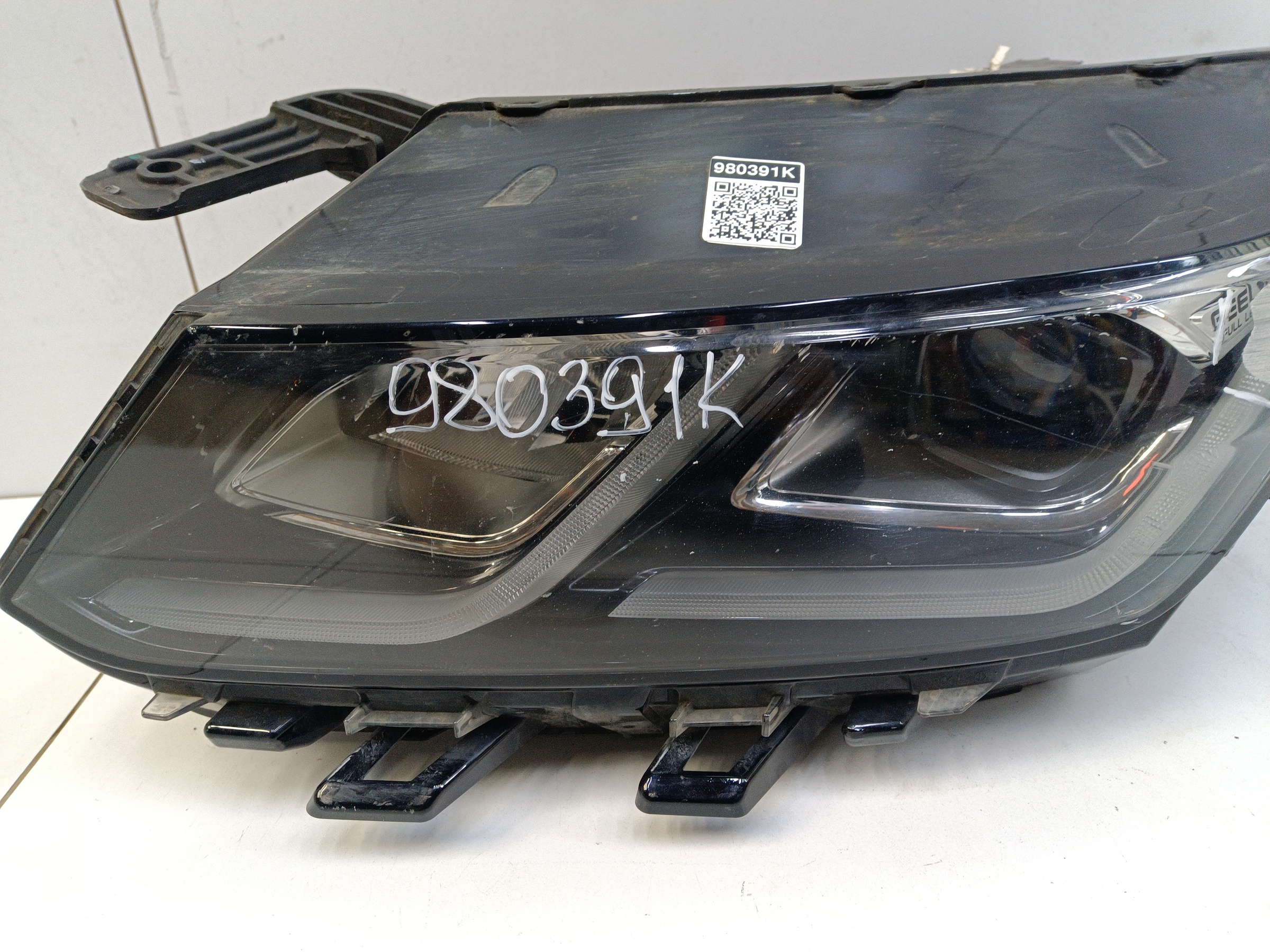 Фара передняя левая Geely Coolray LED