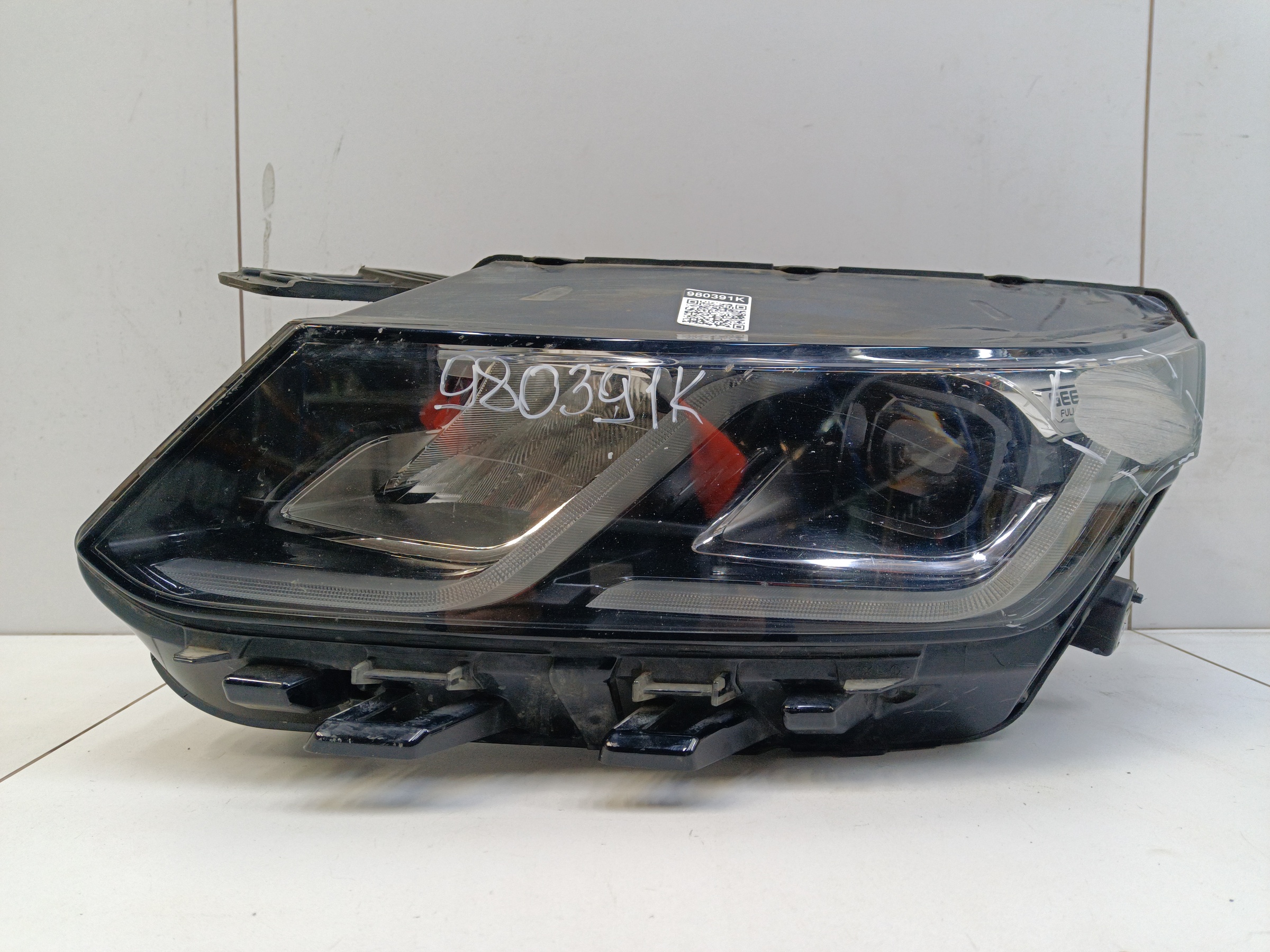 Фара передняя левая Geely Coolray LED