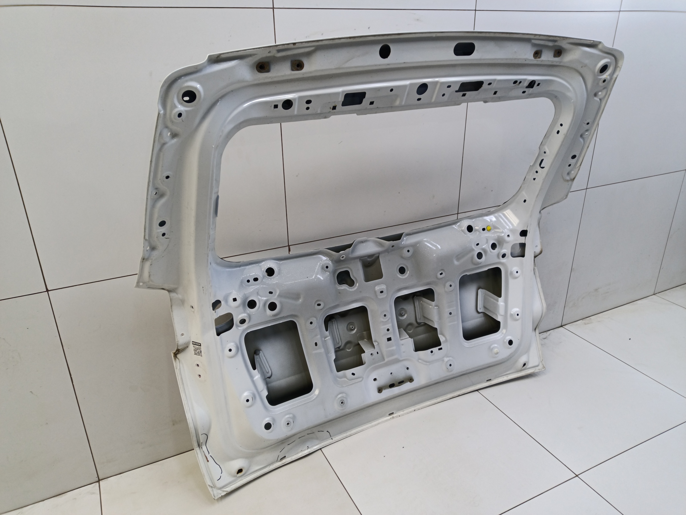 Крышка багажника Geely Atlas Pro