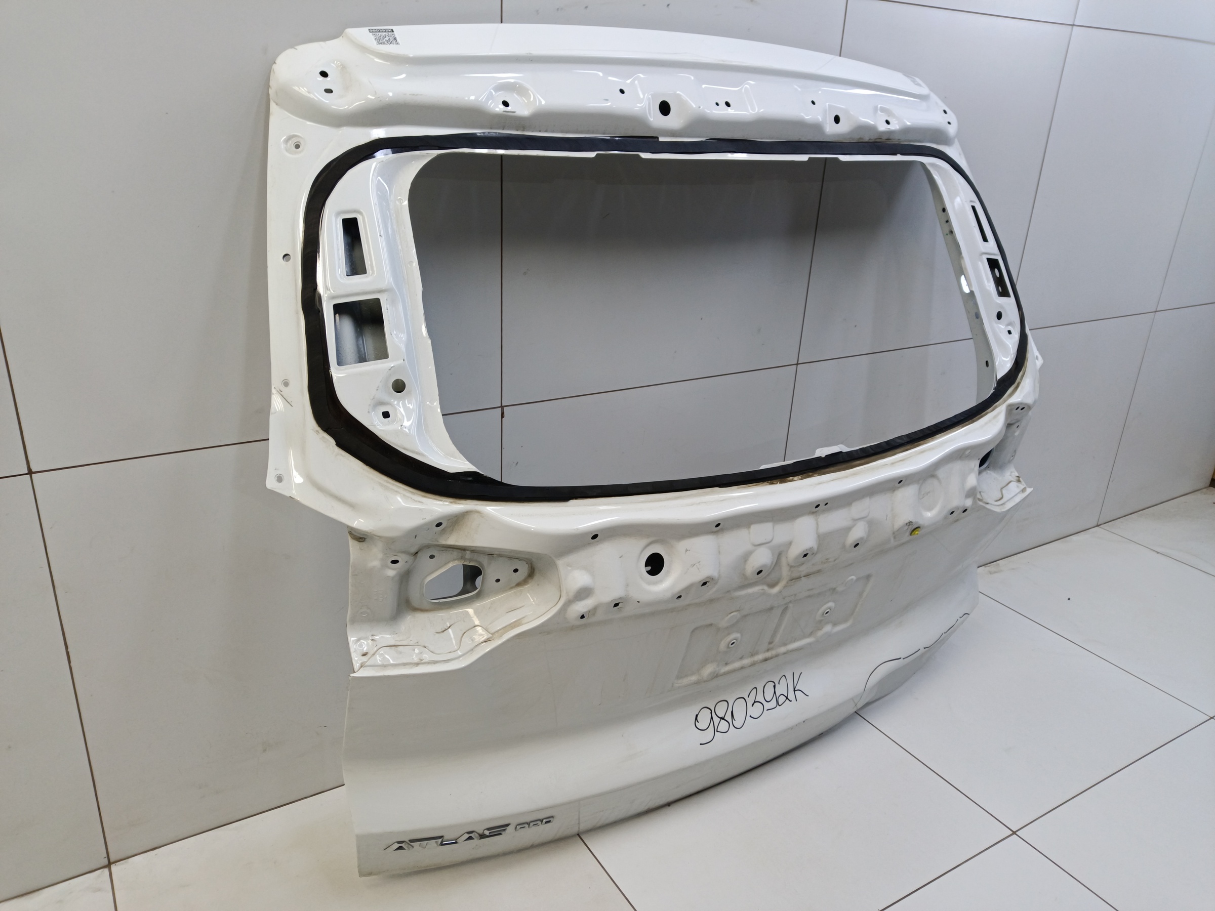 Крышка багажника Geely Atlas Pro