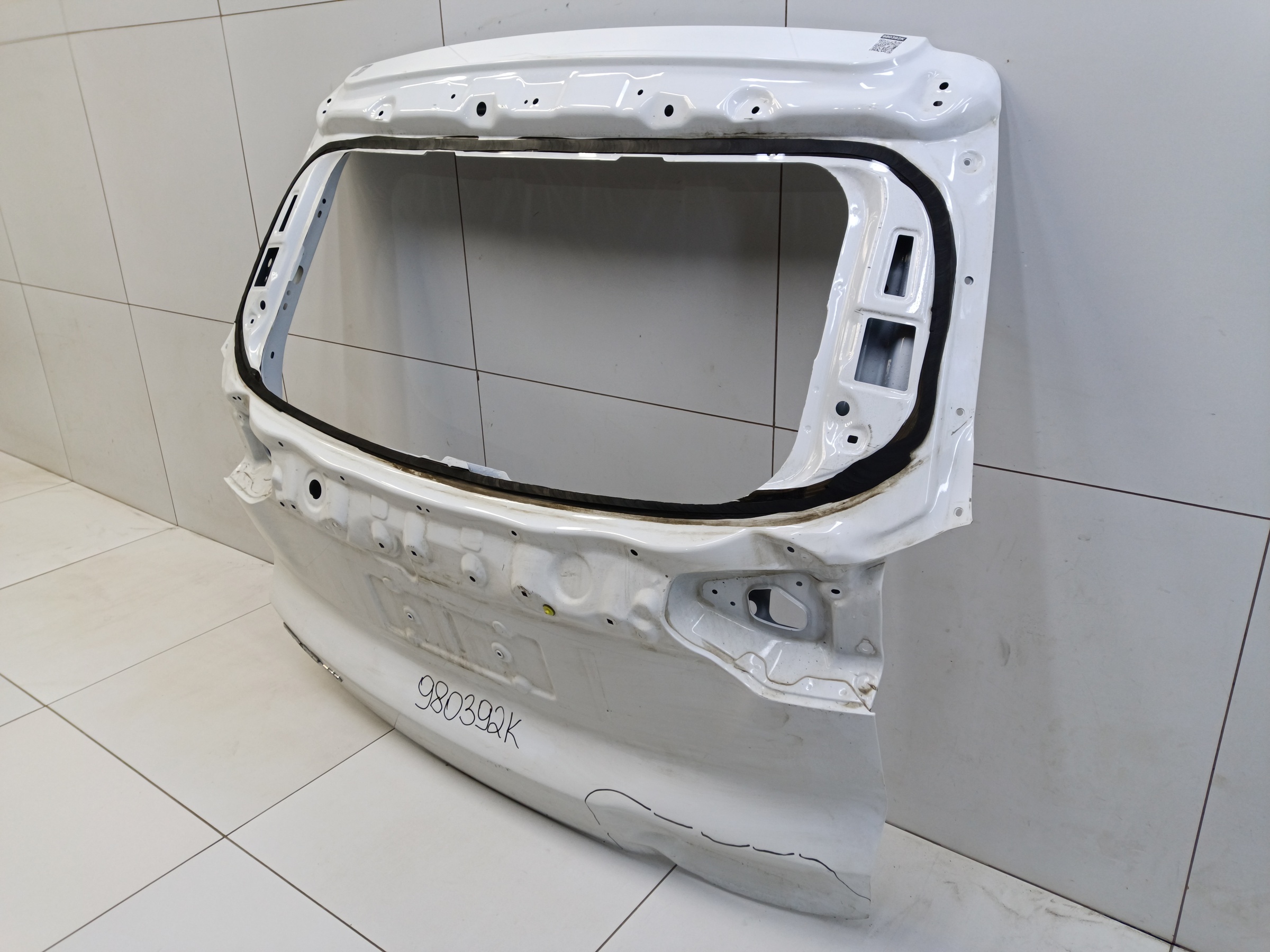 Крышка багажника Geely Atlas Pro