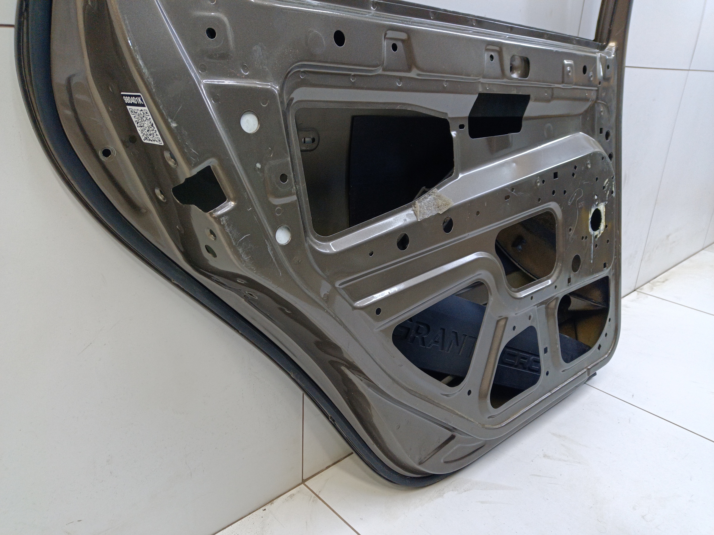 Дверь задняя левая Lada Granta Wagon Cross Restail