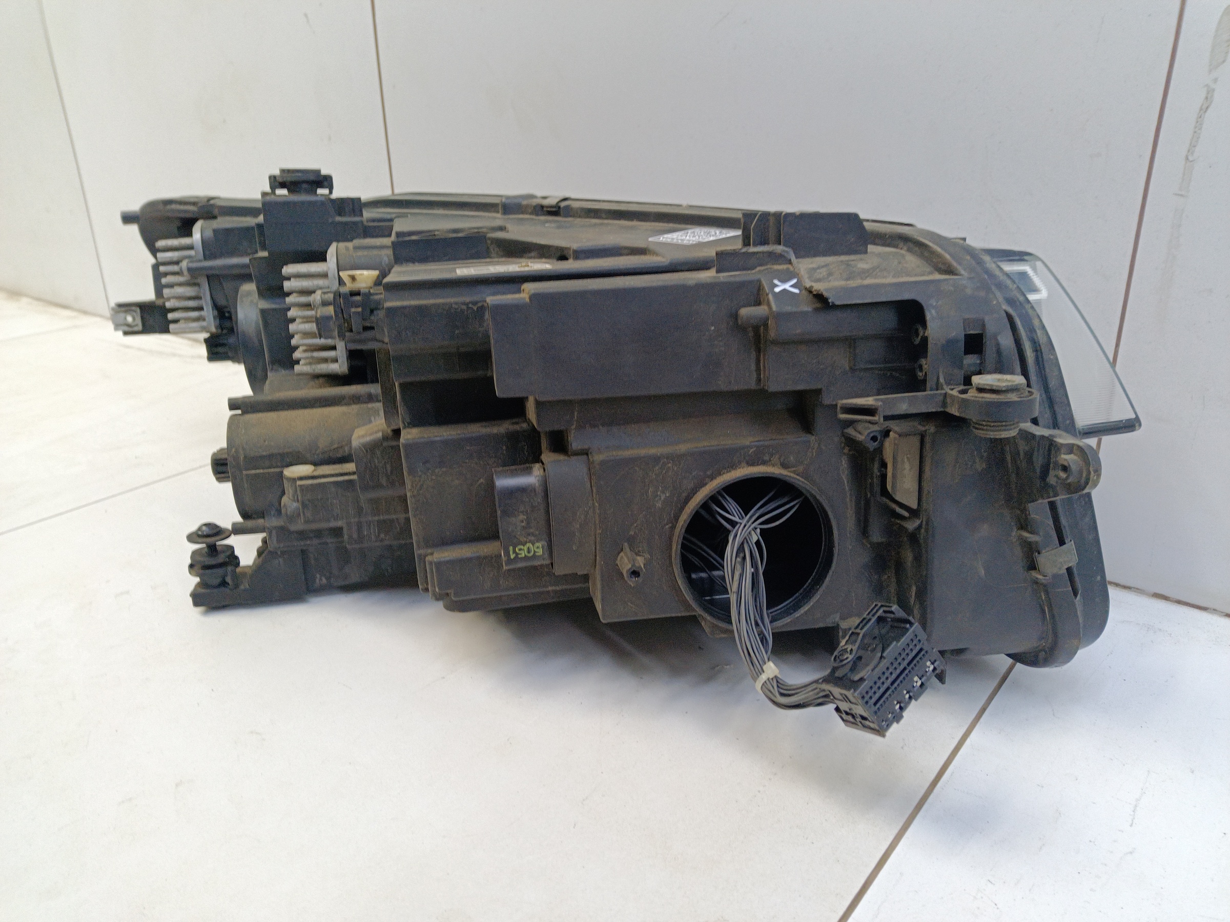 Фара передняя левая Volkswagen Tiguan 2 Restail LED