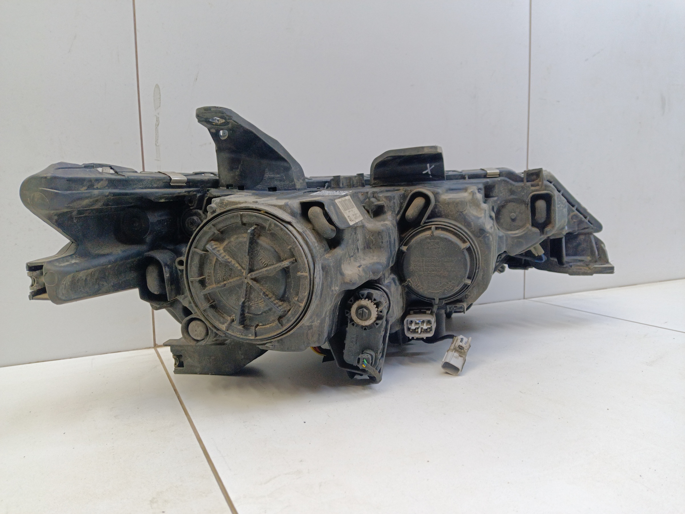 Фара передняя левая Mitsubishi Outlander 3 Restail 2 галоген