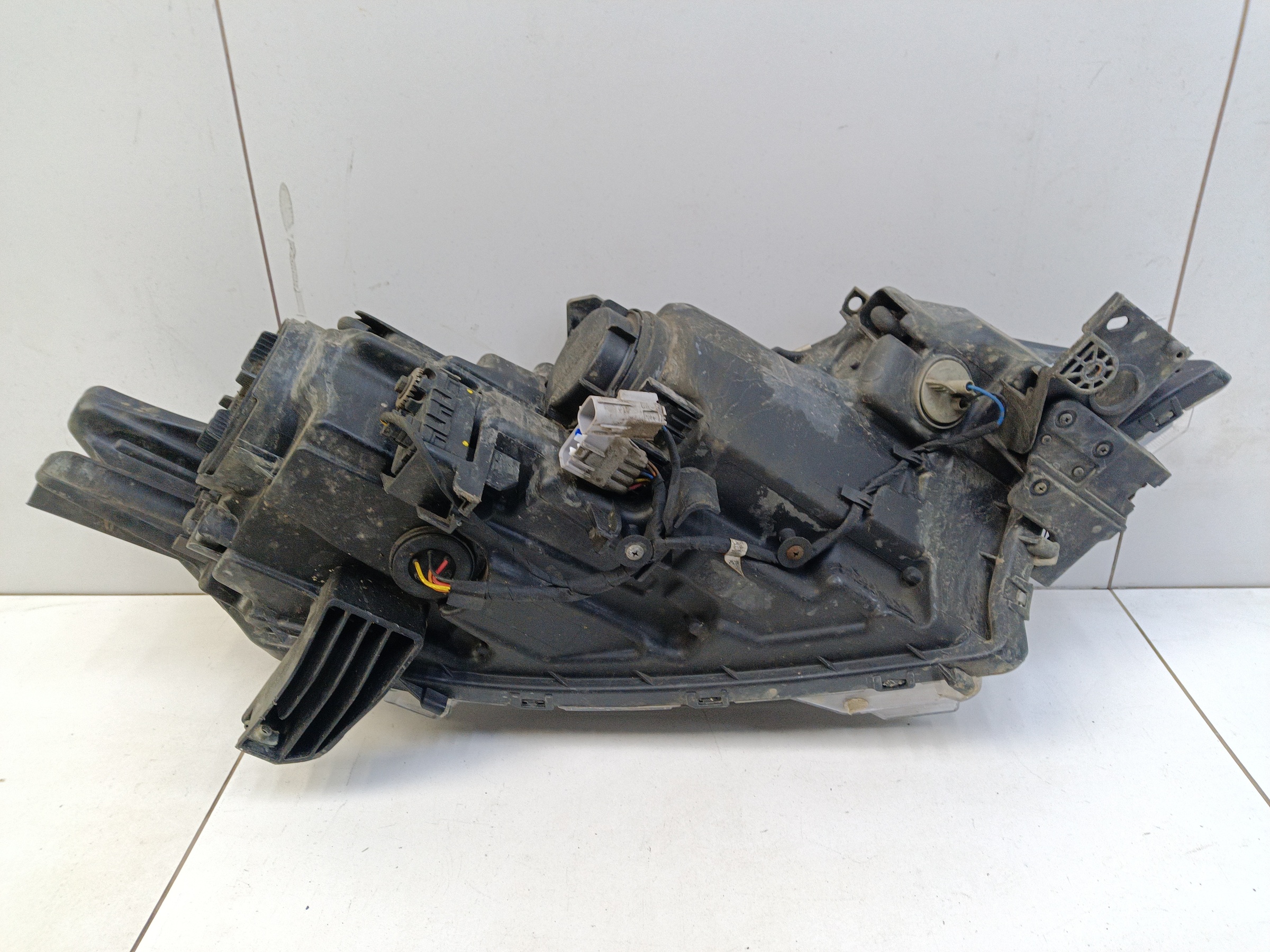 Фара передняя левая Mitsubishi Outlander 3 Restail 2 галоген