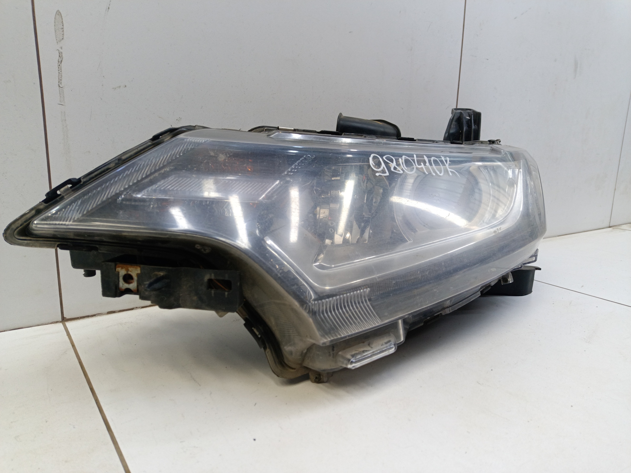 Фара передняя левая Mitsubishi Outlander 3 Restail 2 галоген