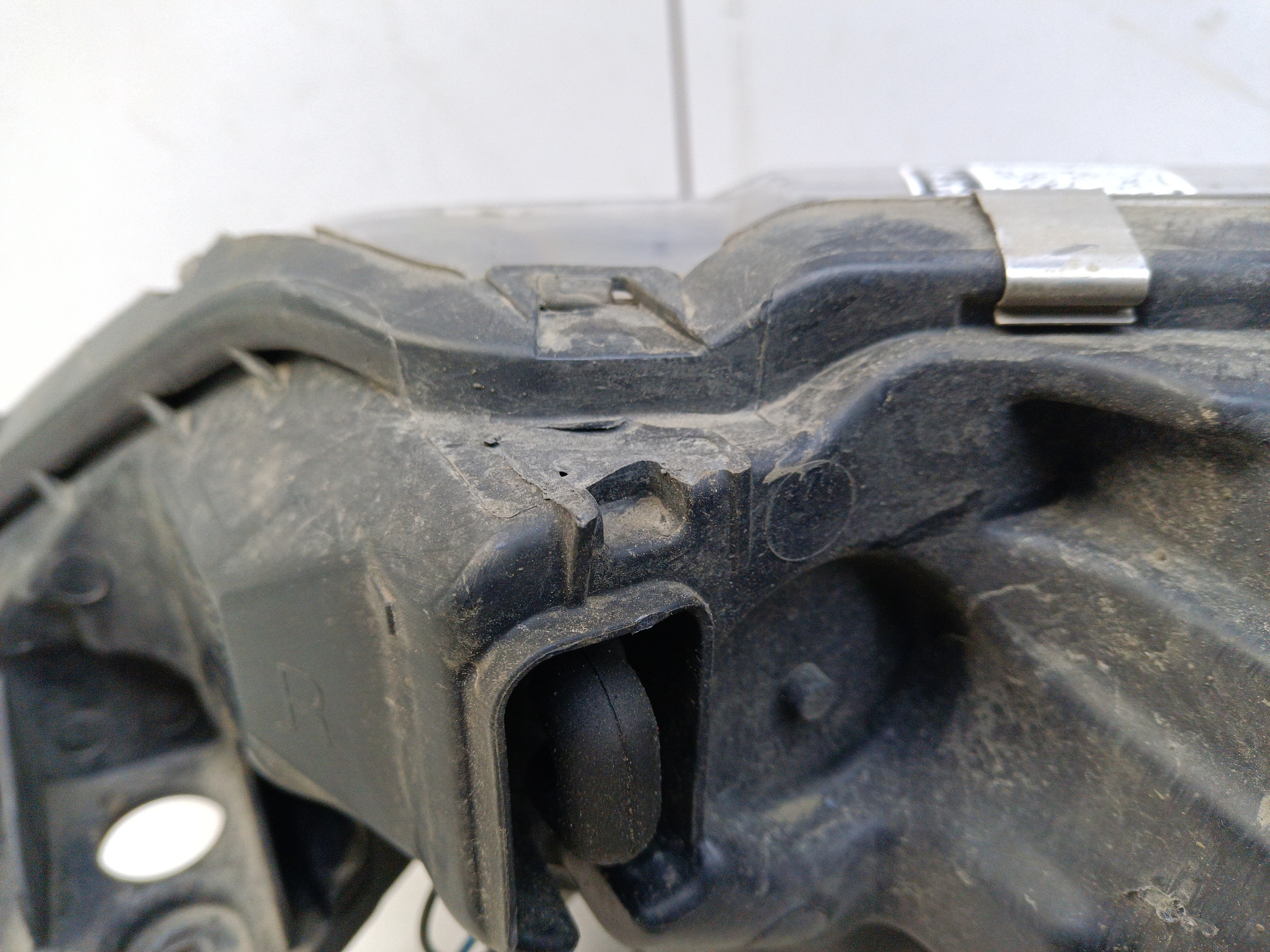 Фара передняя правая Mitsubishi Outlander 3 Restail 2 галоген