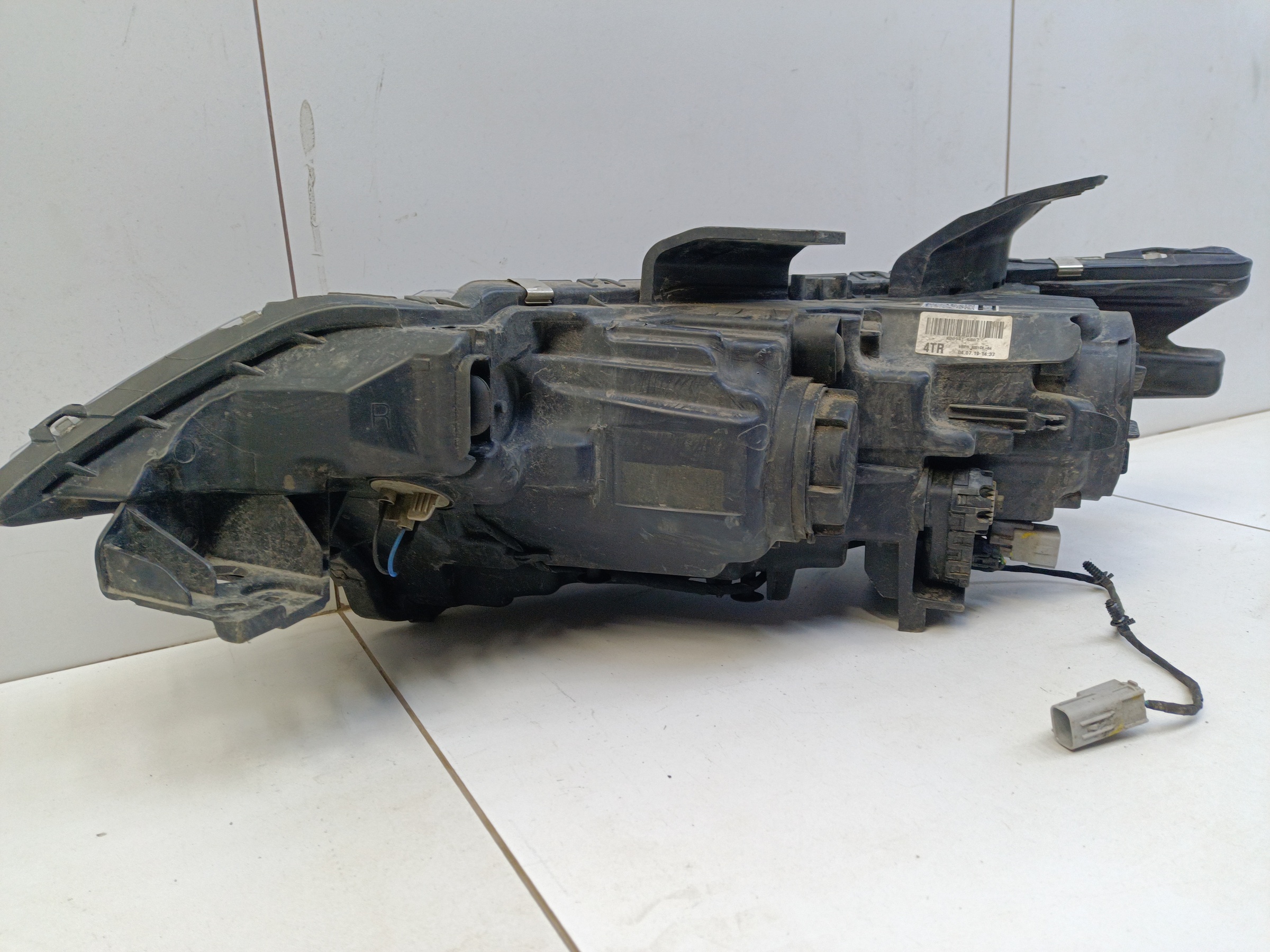 Фара передняя правая Mitsubishi Outlander 3 Restail 2 галоген