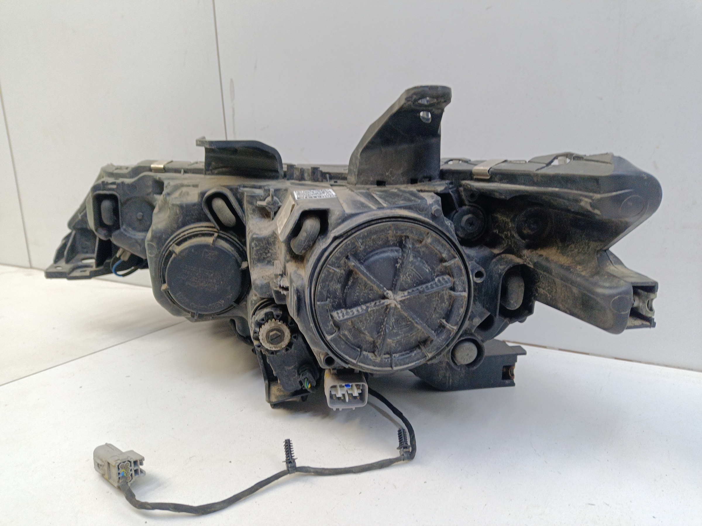 Фара передняя правая Mitsubishi Outlander 3 Restail 2 галоген