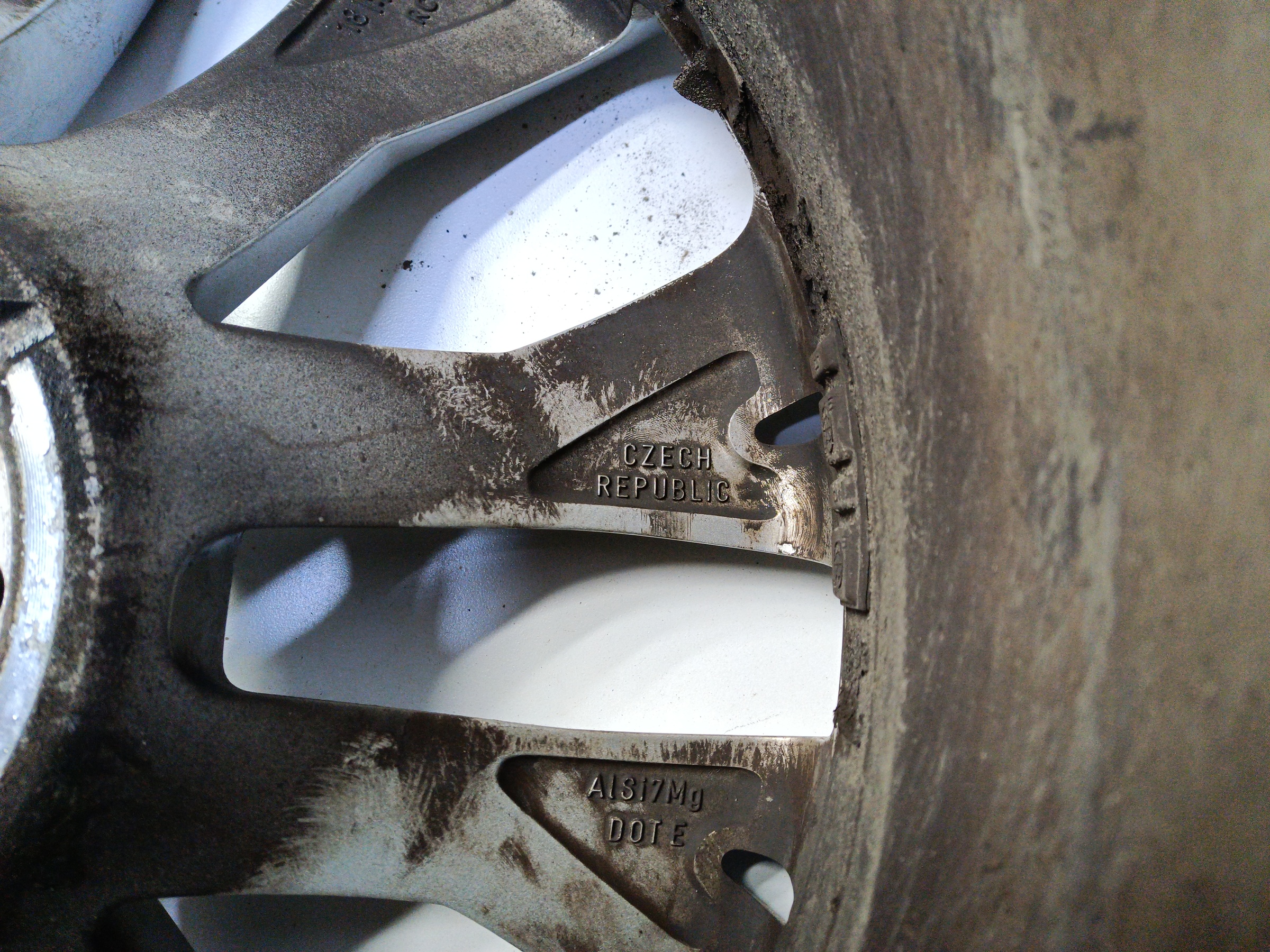 Диск колеса литой Volkswagen Touareg 3 R18