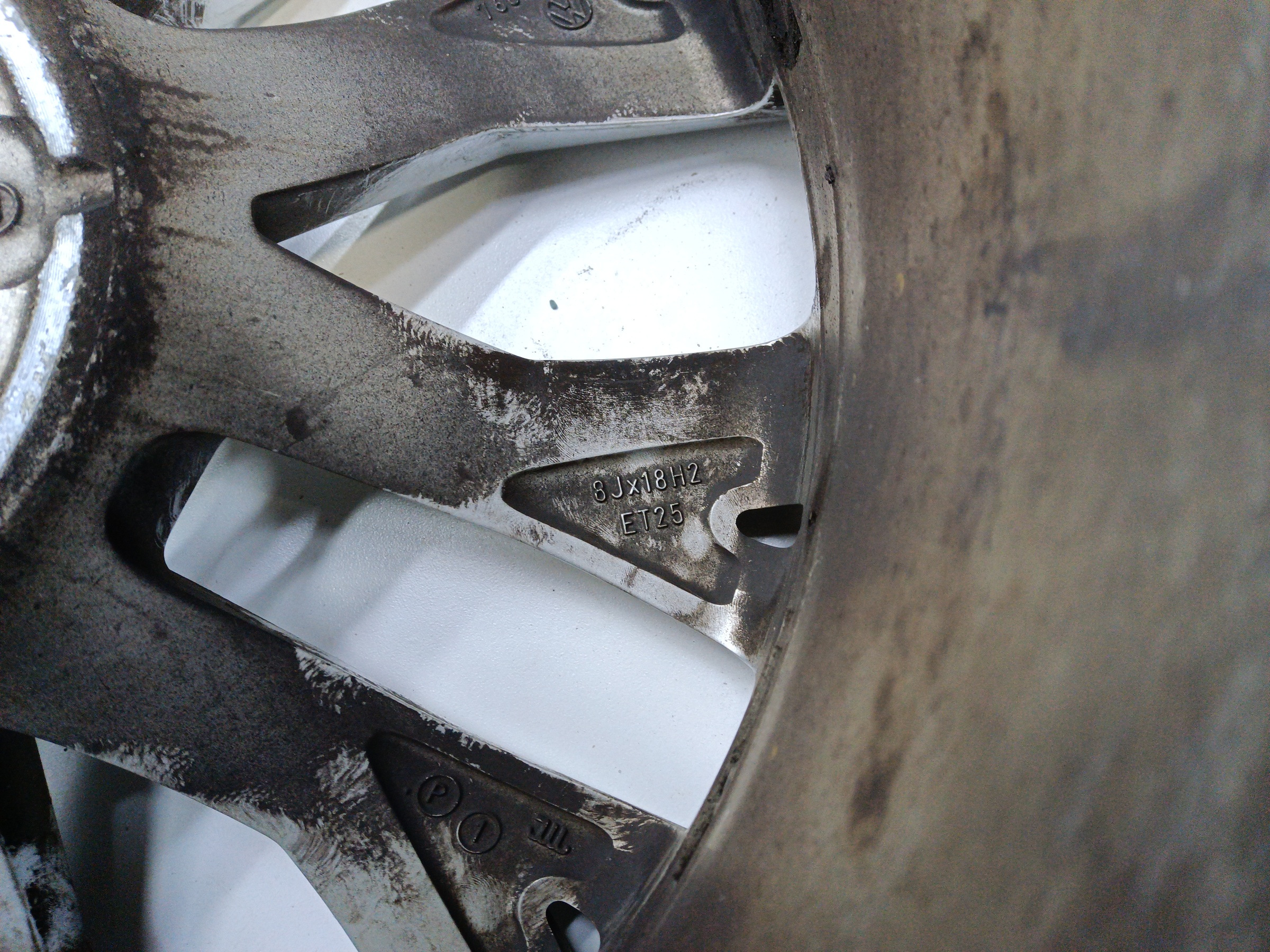 Диск колеса литой Volkswagen Touareg 3 R18