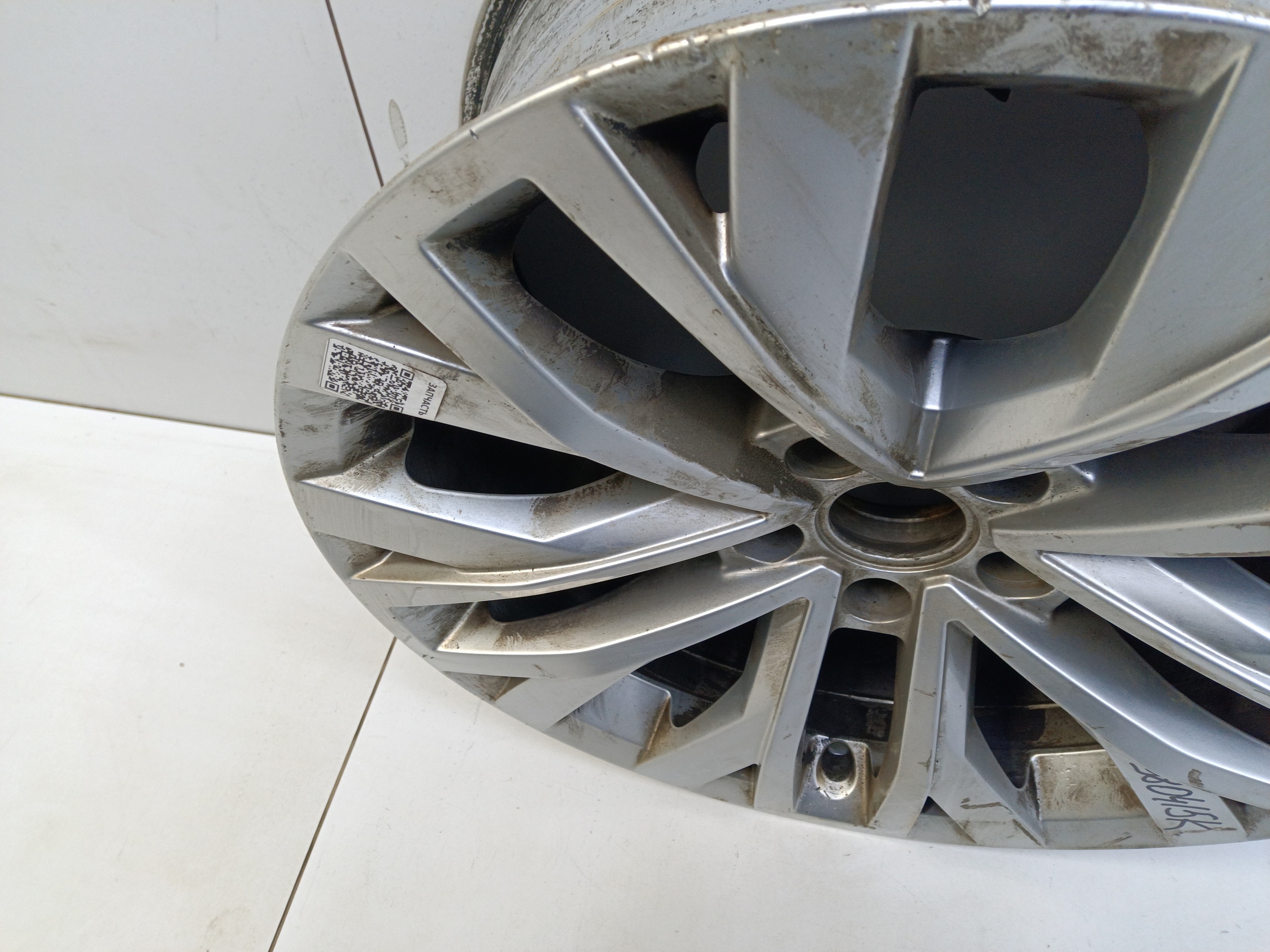 Диск колеса литой Volkswagen Touareg 3 R18