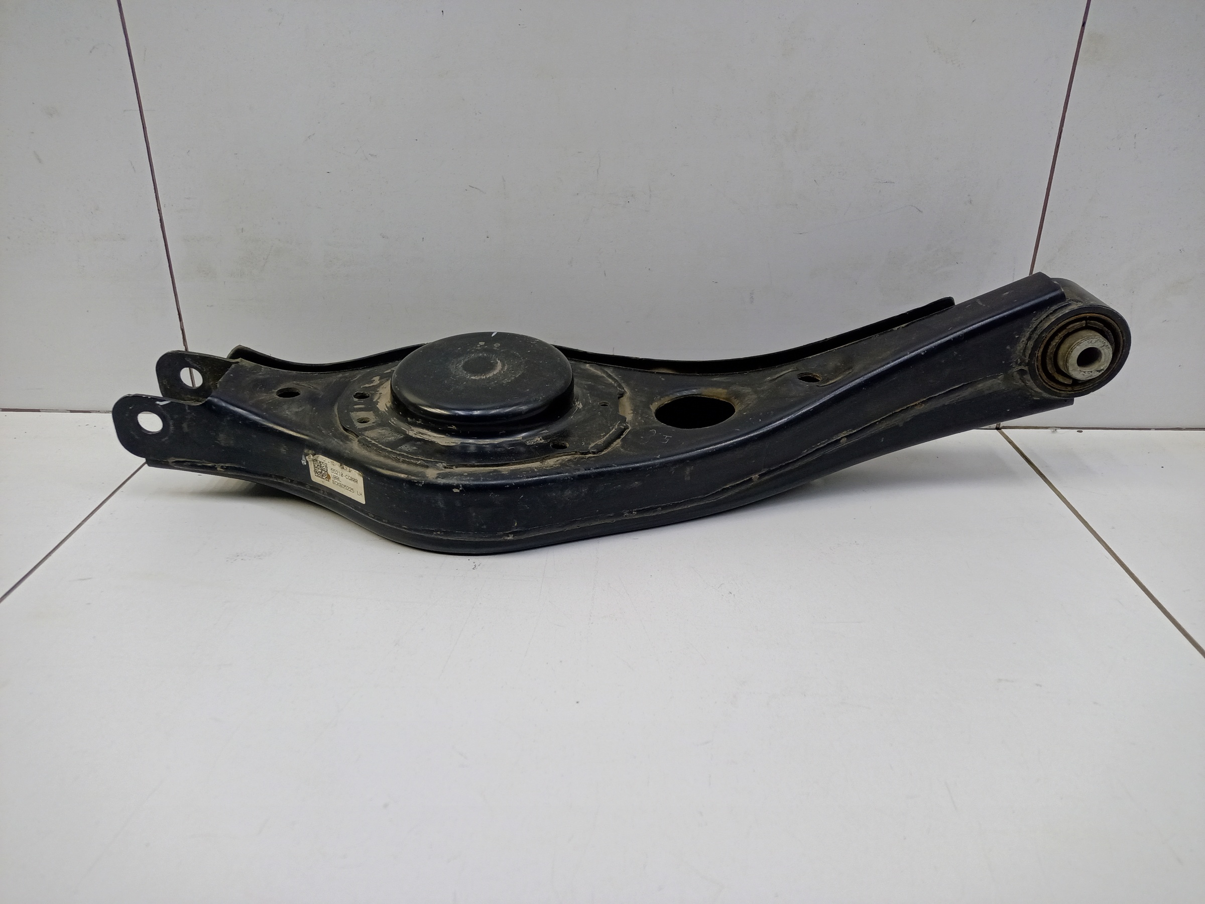 Рычаг задней подвески нижний левый Hyundai Staria