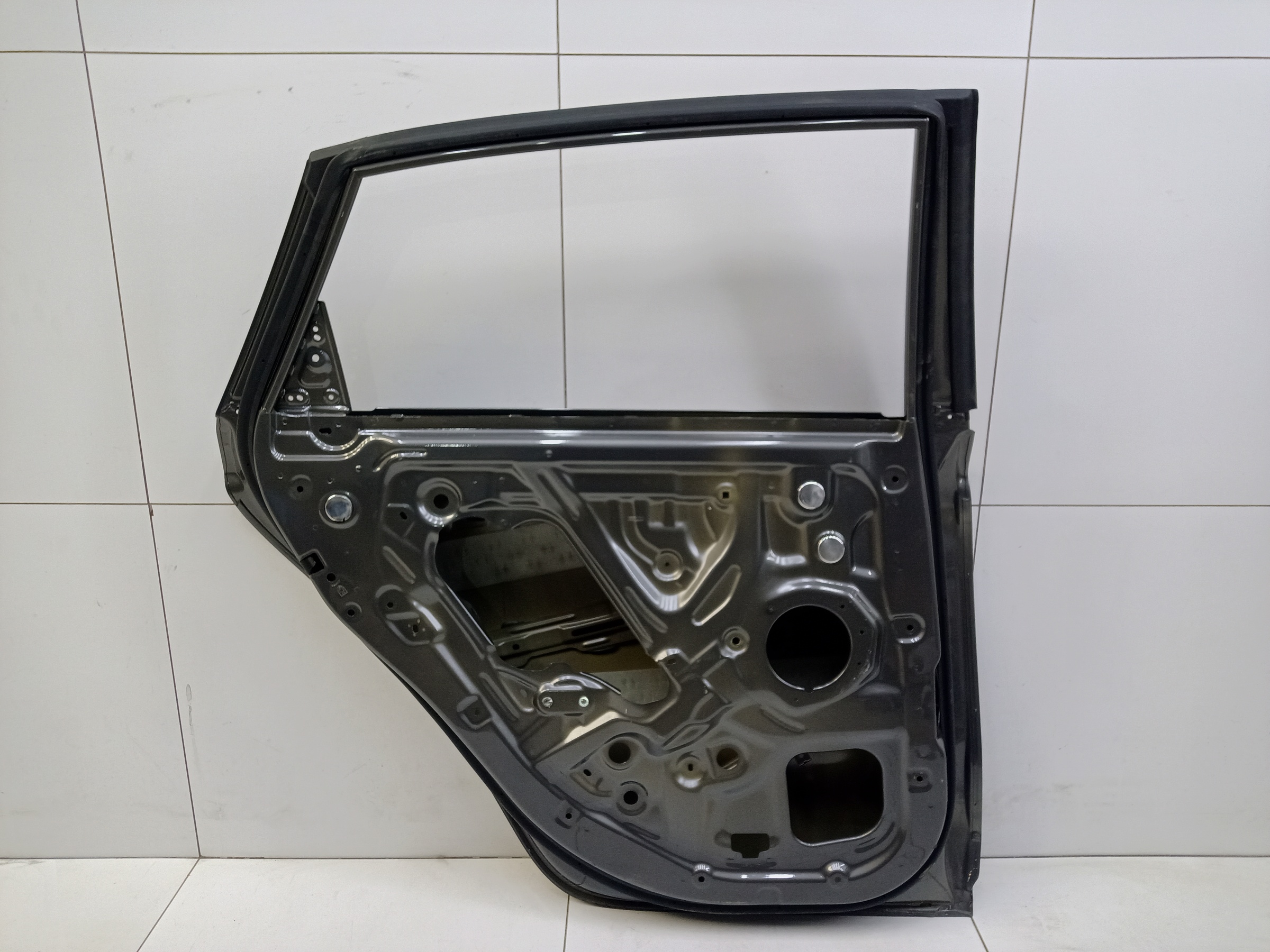 Дверь задняя левая Geely Emgrand 2