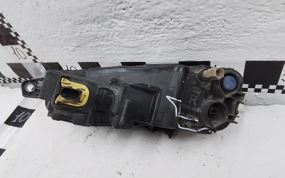 Фара ПТФ передняя правая Volvo FM 5 LED