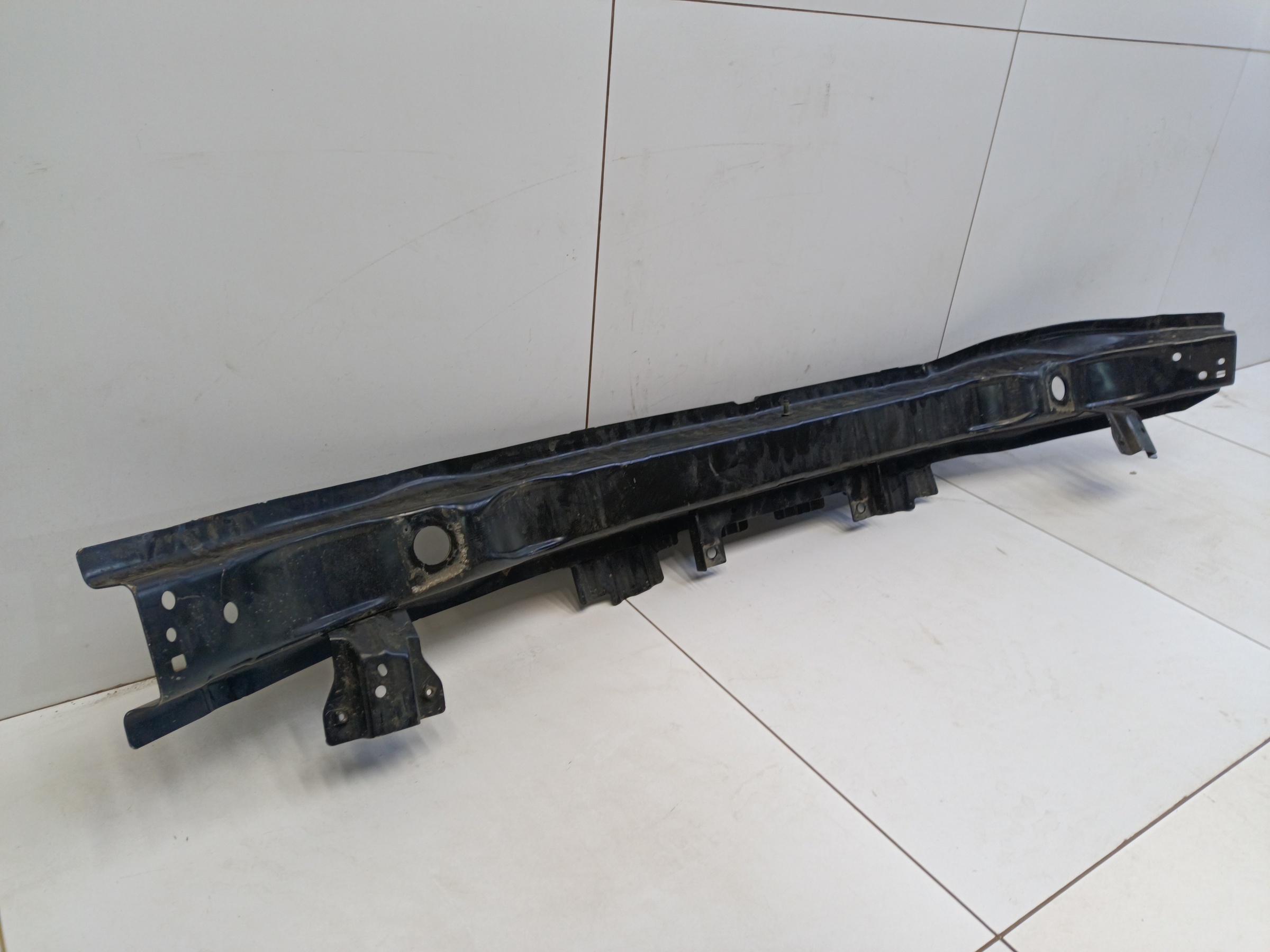 Усилитель пeреднегo бампepa Mercedes-Вenz V-Klasse W447 Restail