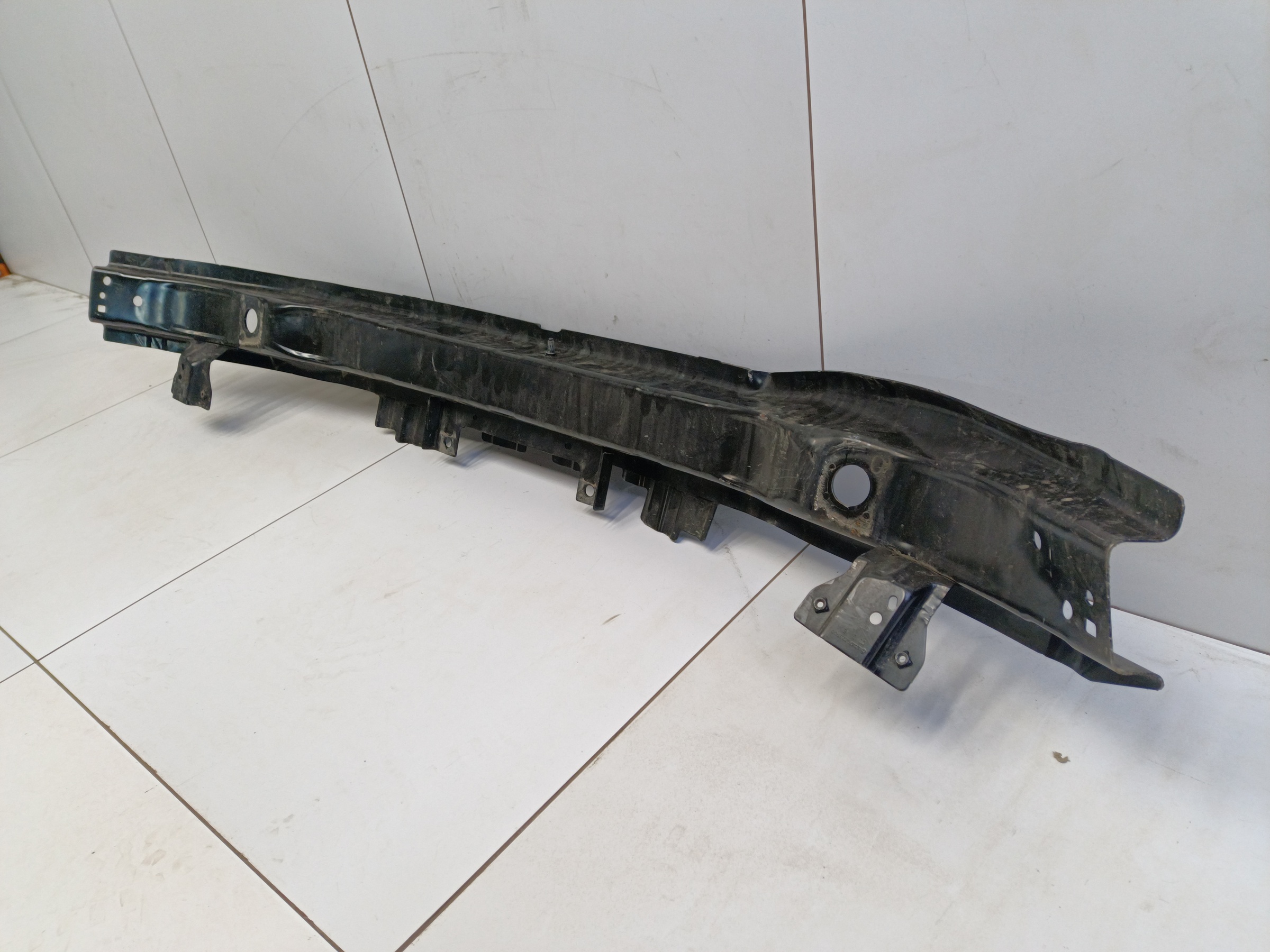 Усилитель пeреднегo бампepa Mercedes-Вenz V-Klasse W447 Restail