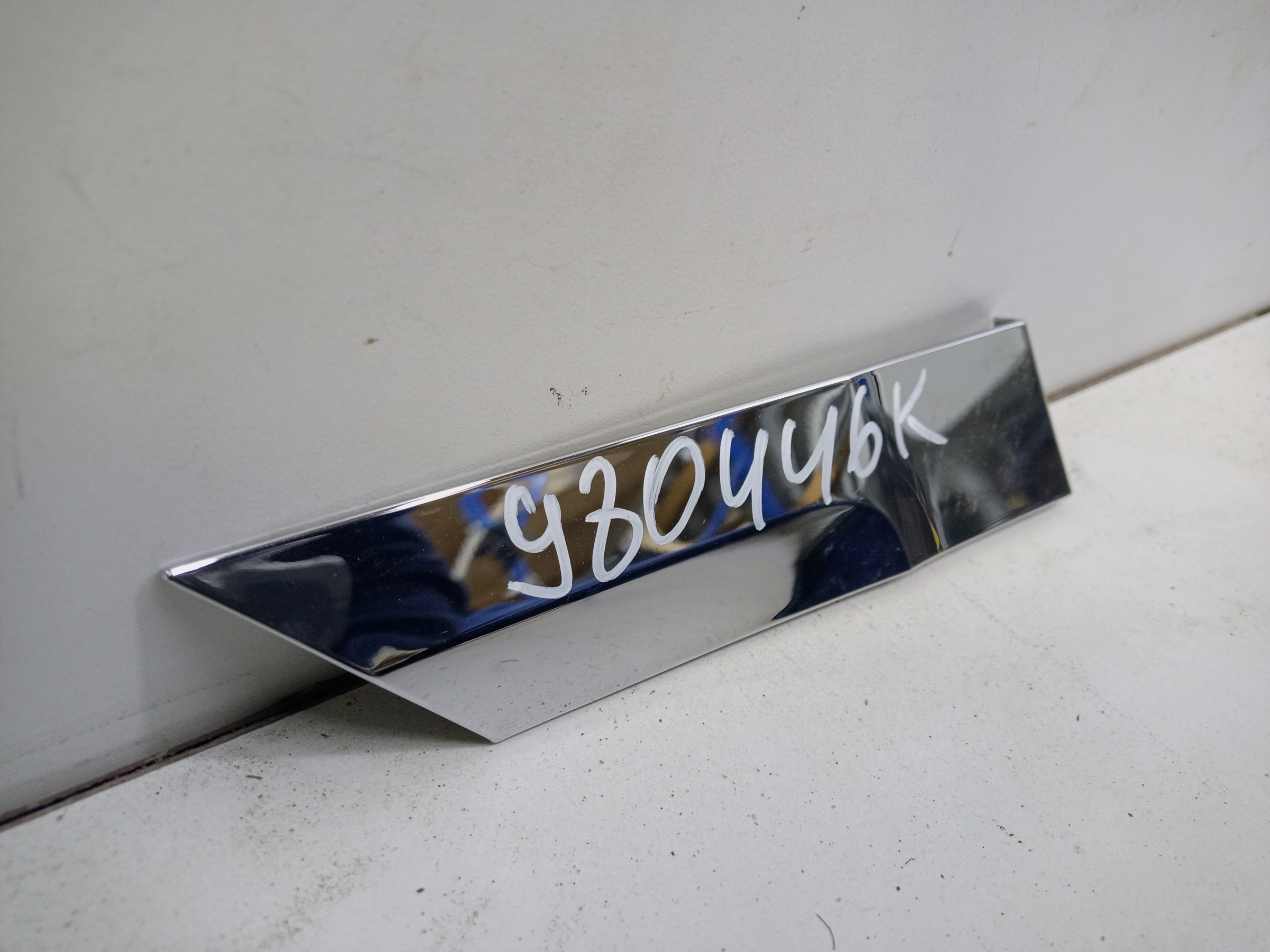 Молдинг крыла заднего правого Bentley Flying Spur 2