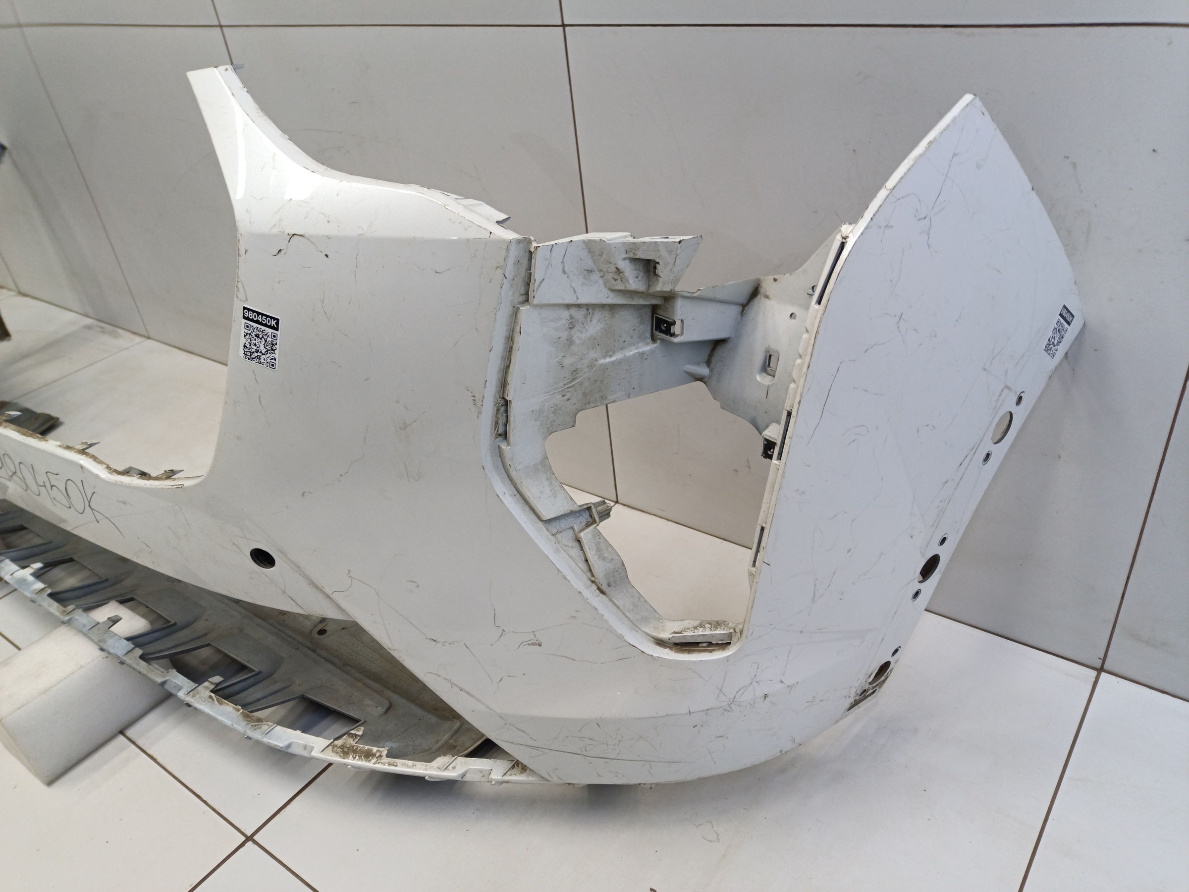 Бампер передний Haval Jolion Restail с отверстиями под накладки