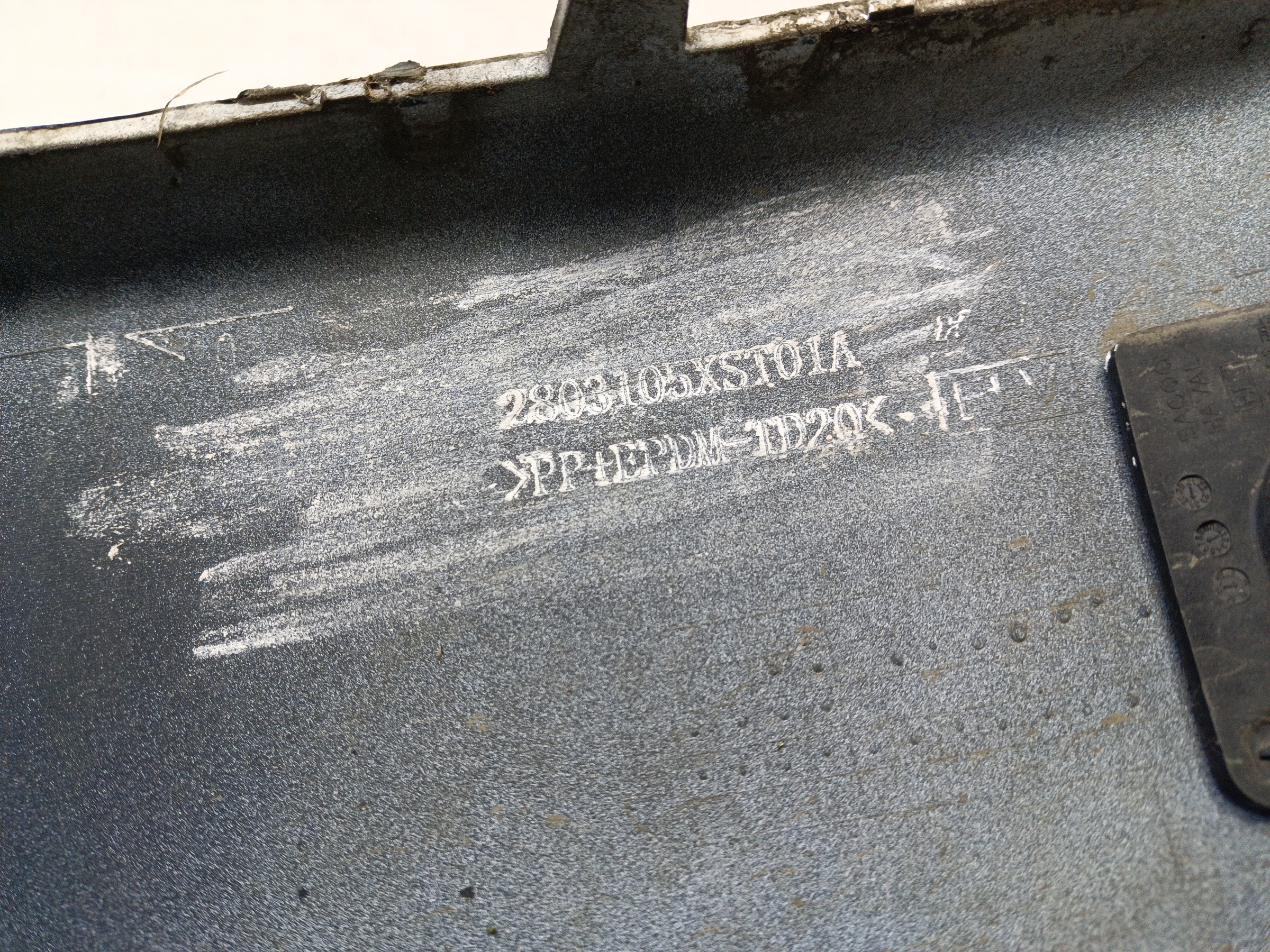 Бампер передний Haval Jolion Restail с отверстиями под накладки