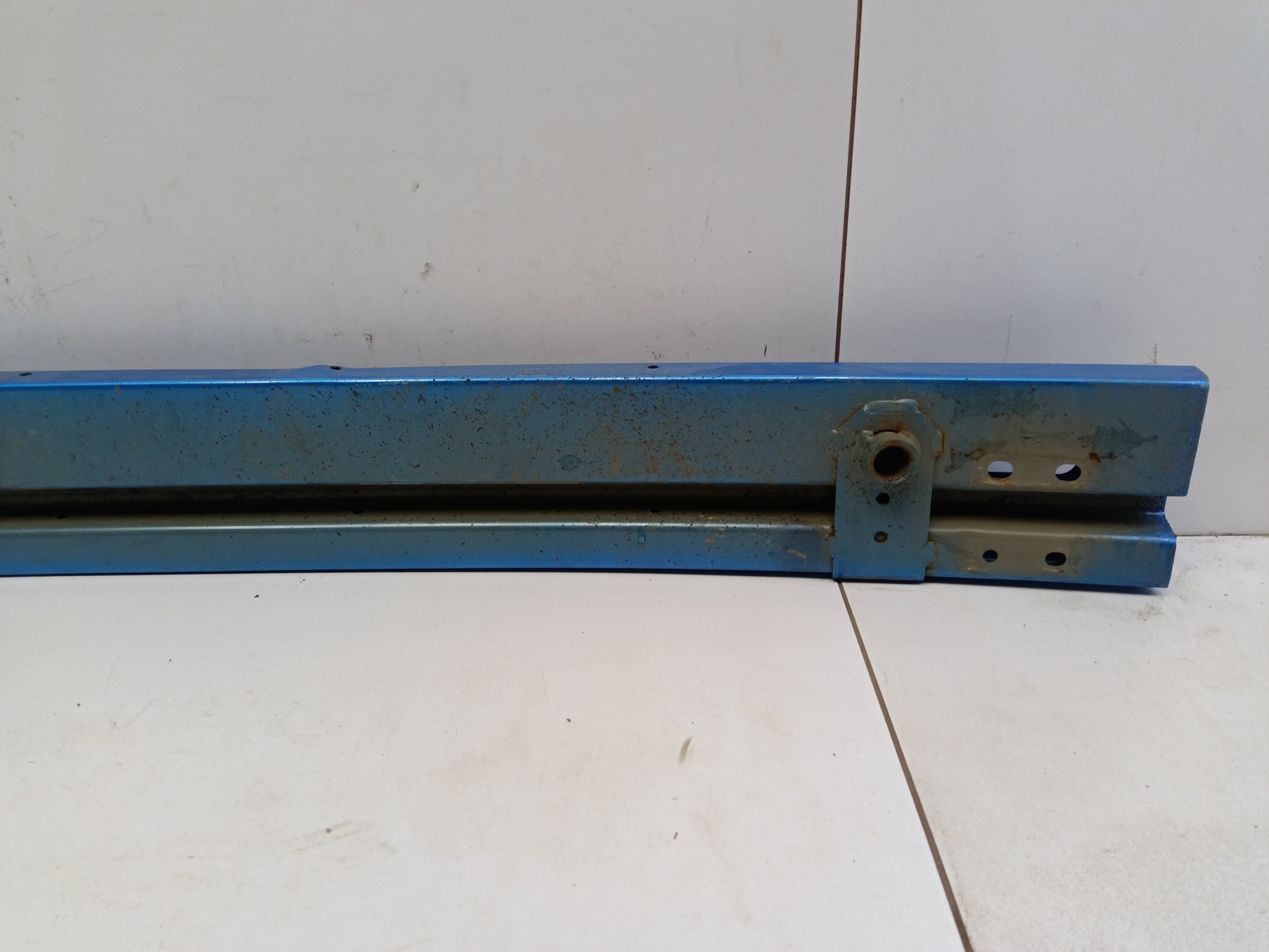 Усилитель заднего бампера Nissan Qashqai 2