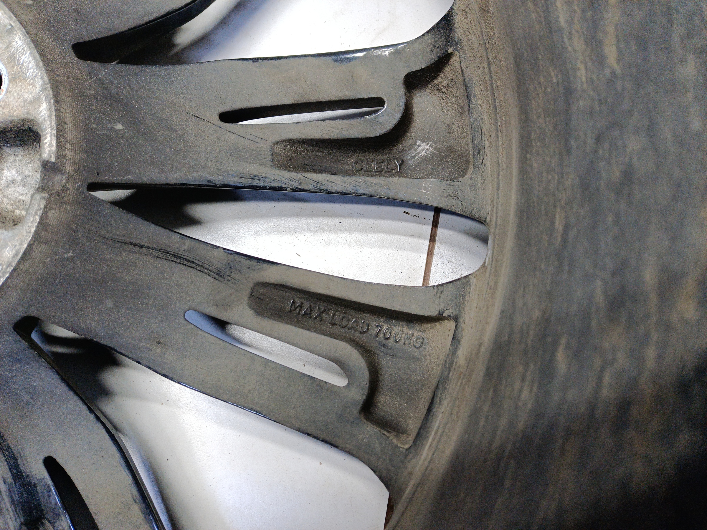 Диск колеса литой Geely Tugella R20 черный