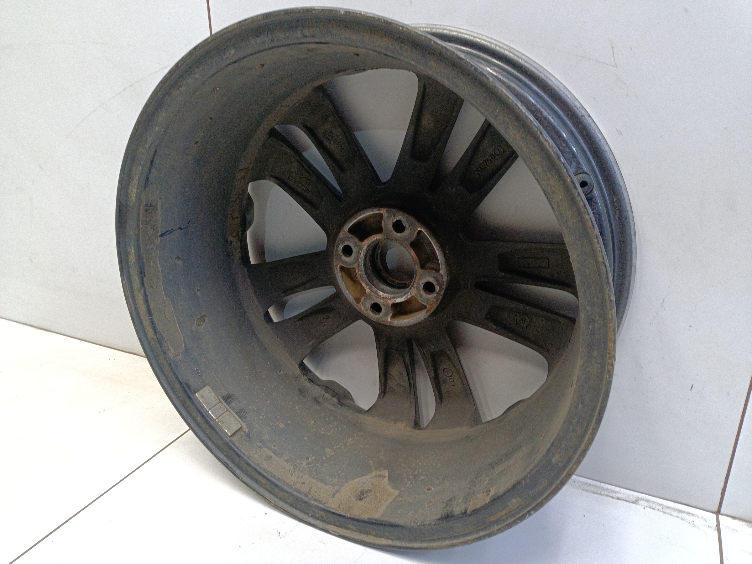 Диск колеса литой Lada Vesta Cross R17 серый