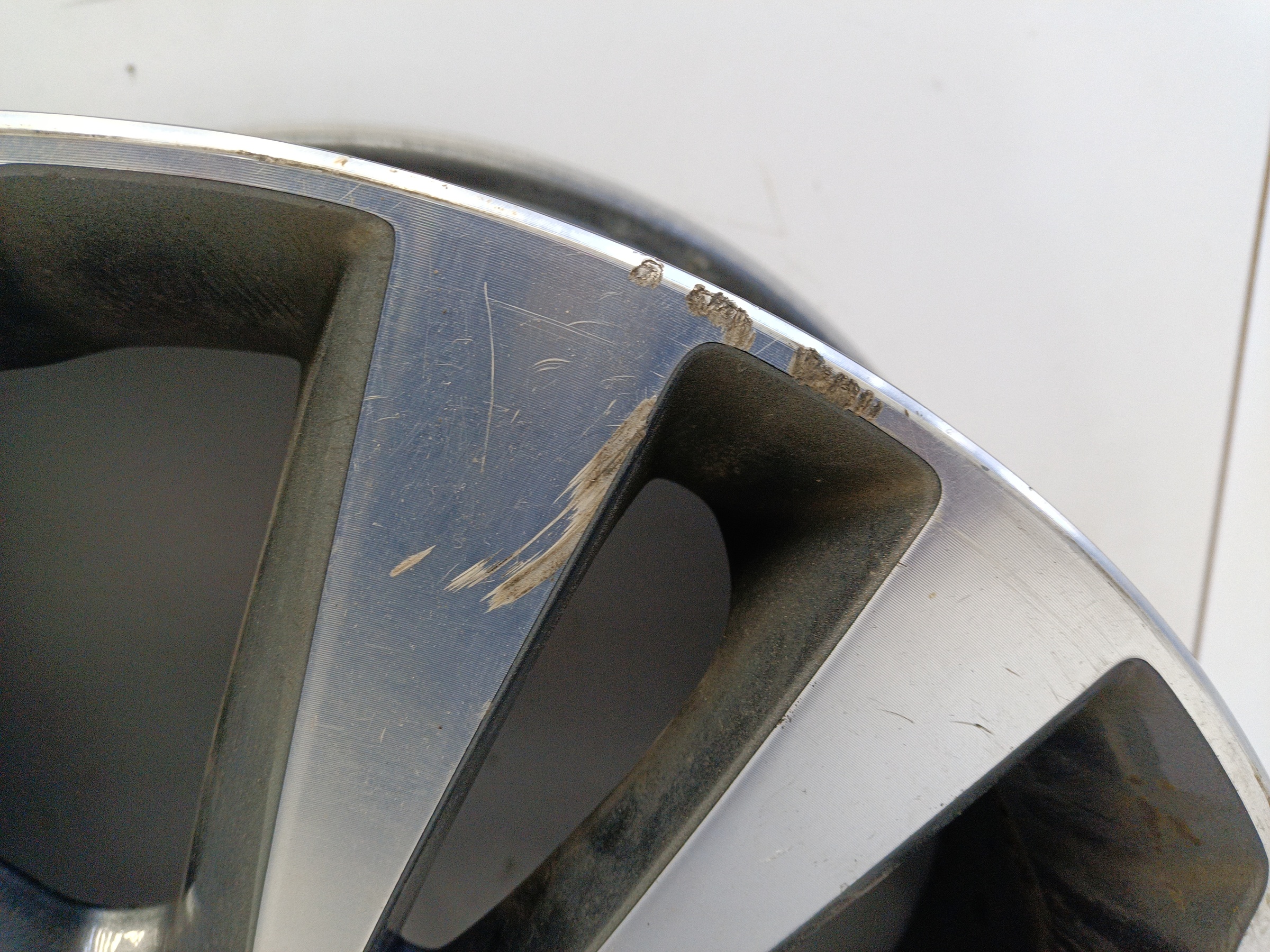 Диск колеса литой Lada Vesta Cross R17 серый