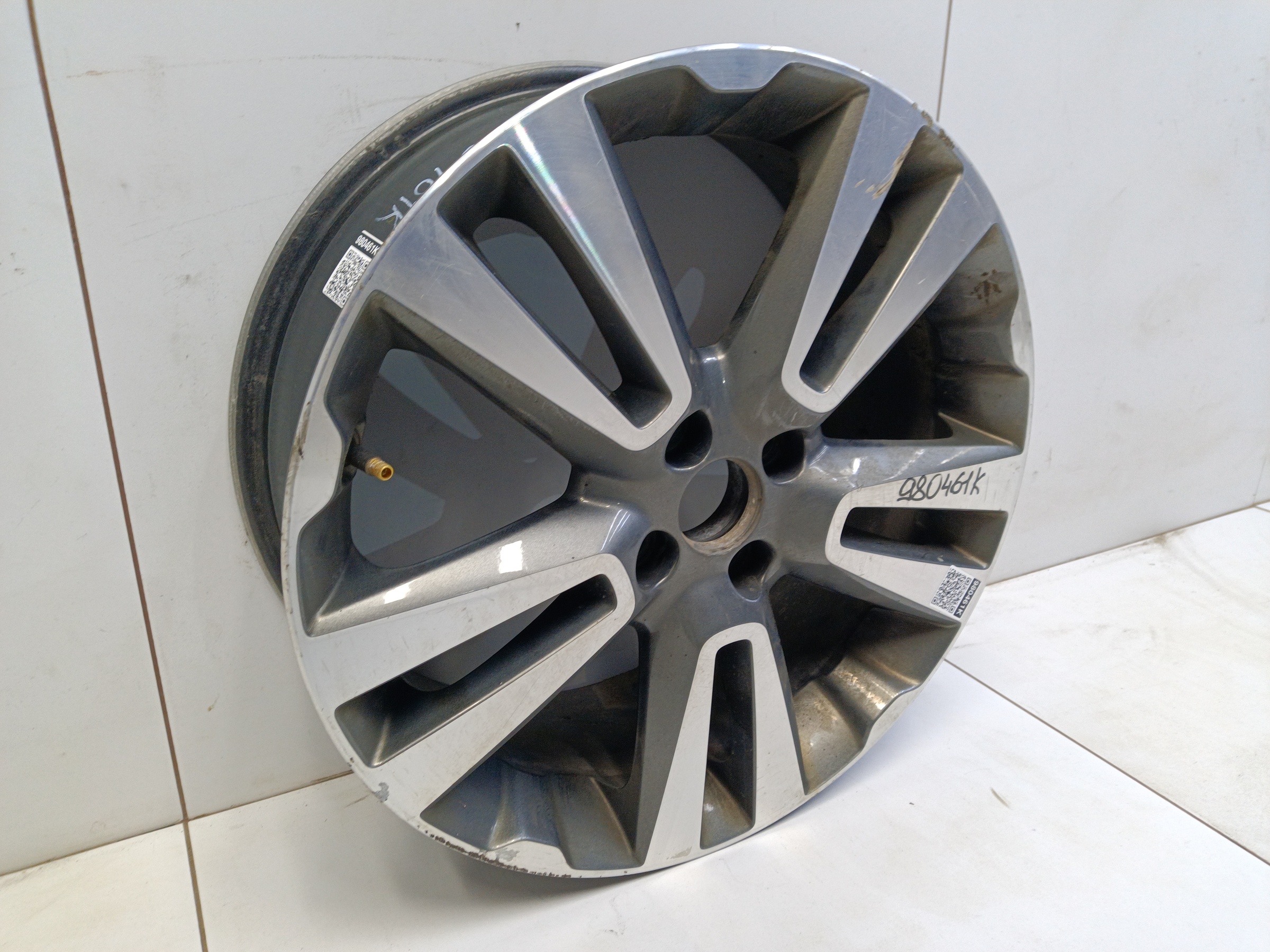 Диск колеса литой Lada Vesta Cross R17 серый