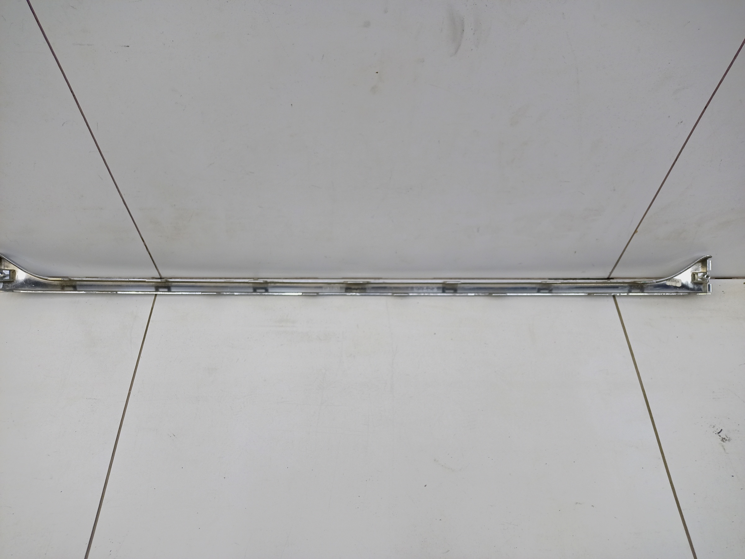 Молдинг заднего бампера центральный Jetour X90 Plus