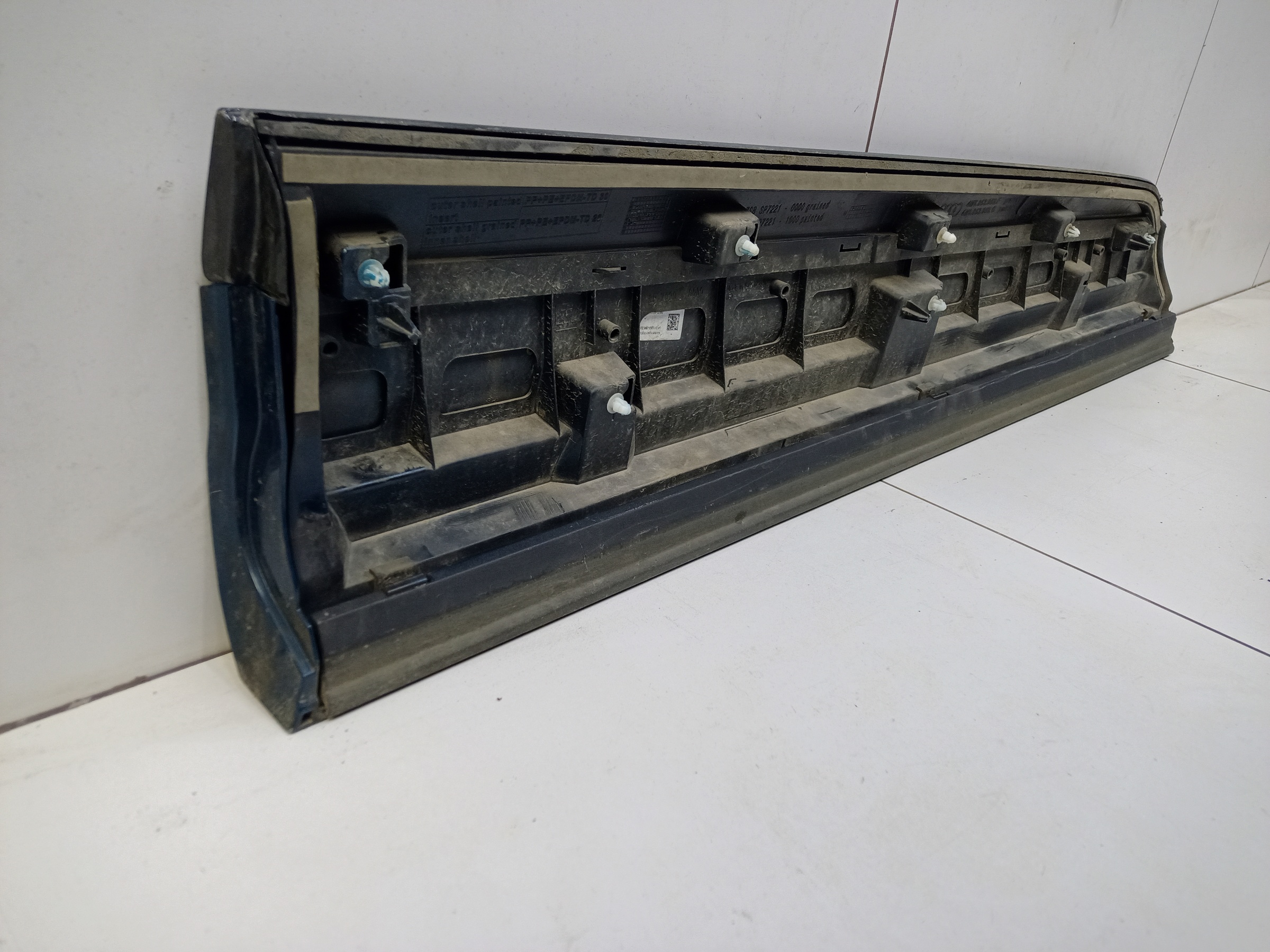 Накладка двери передней левой Audi Q7 2