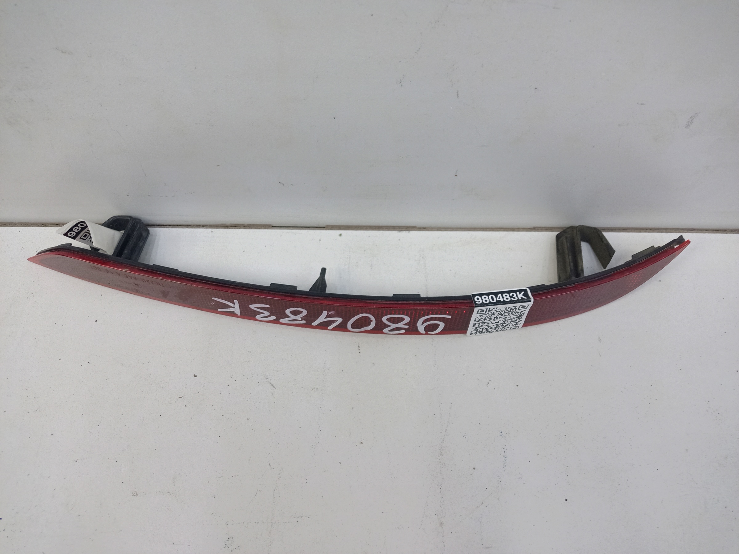 Светоотражатель заднего бампера левый Volvo XC60 2