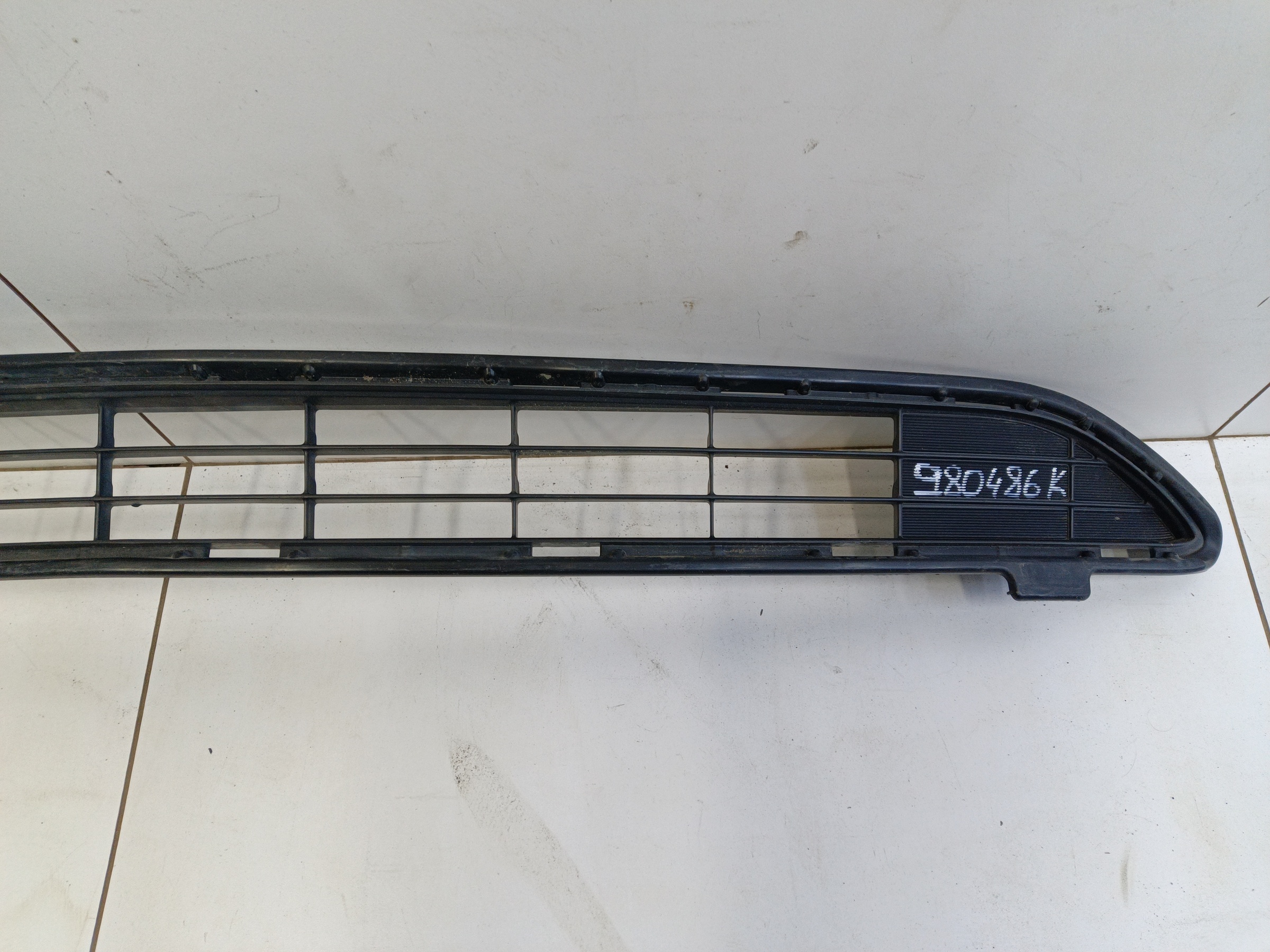 Решетка переднего бампера верхняя Toyota RAV4 CA40 Restail