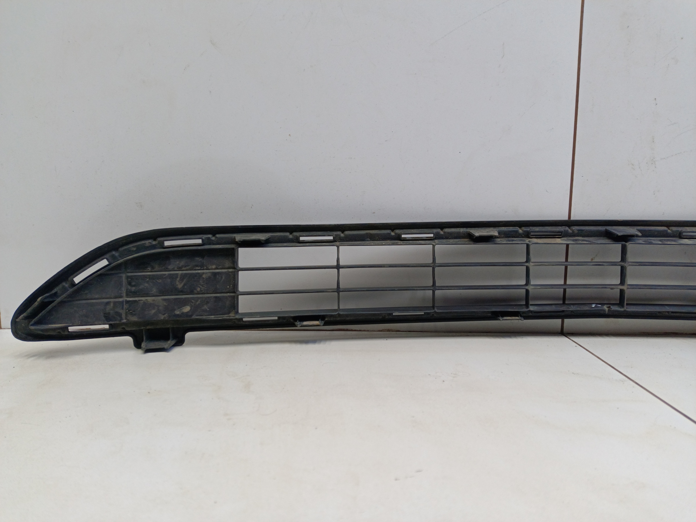 Решетка переднего бампера верхняя Toyota RAV4 CA40 Restail