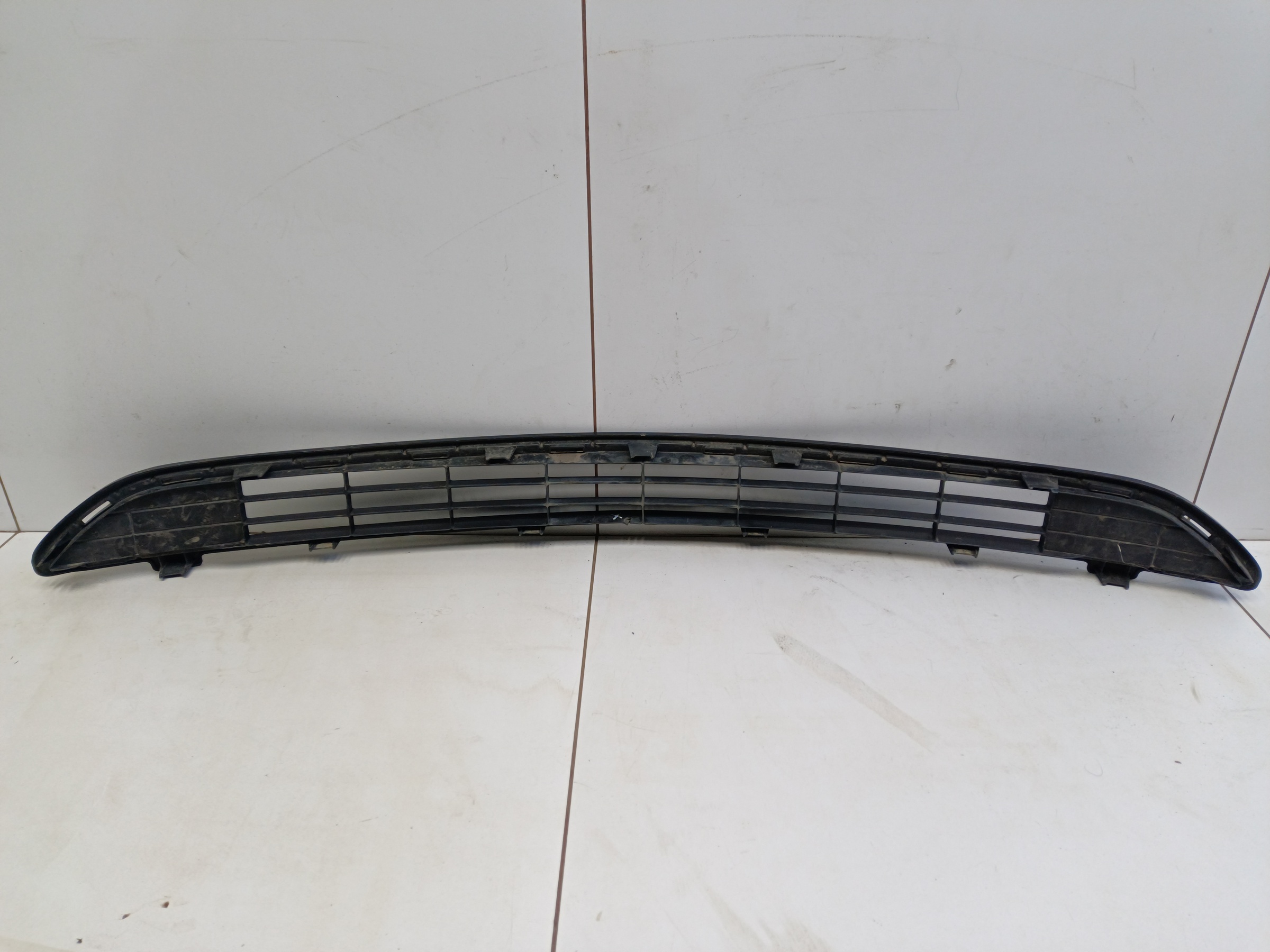 Решетка переднего бампера верхняя Toyota RAV4 CA40 Restail