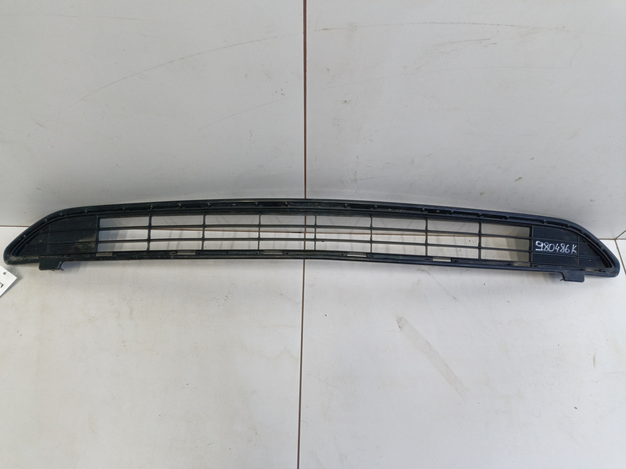 Решетка переднего бампера верхняя Toyota RAV4 CA40 Restail