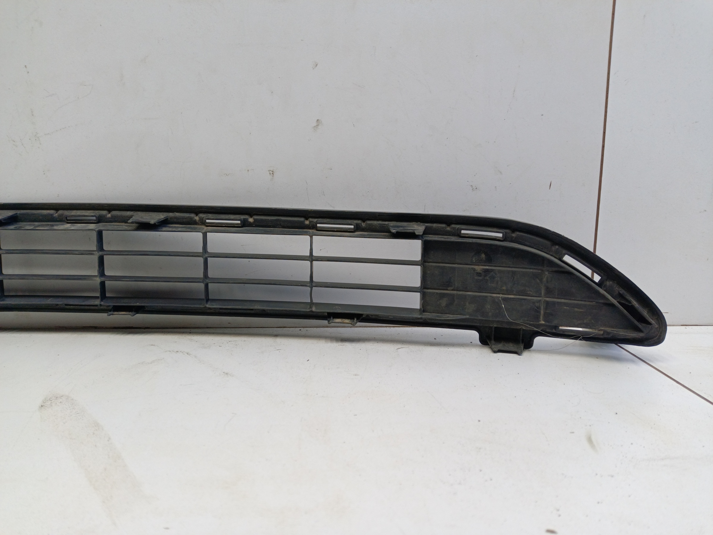 Решетка переднего бампера верхняя Toyota RAV4 CA40 Restail