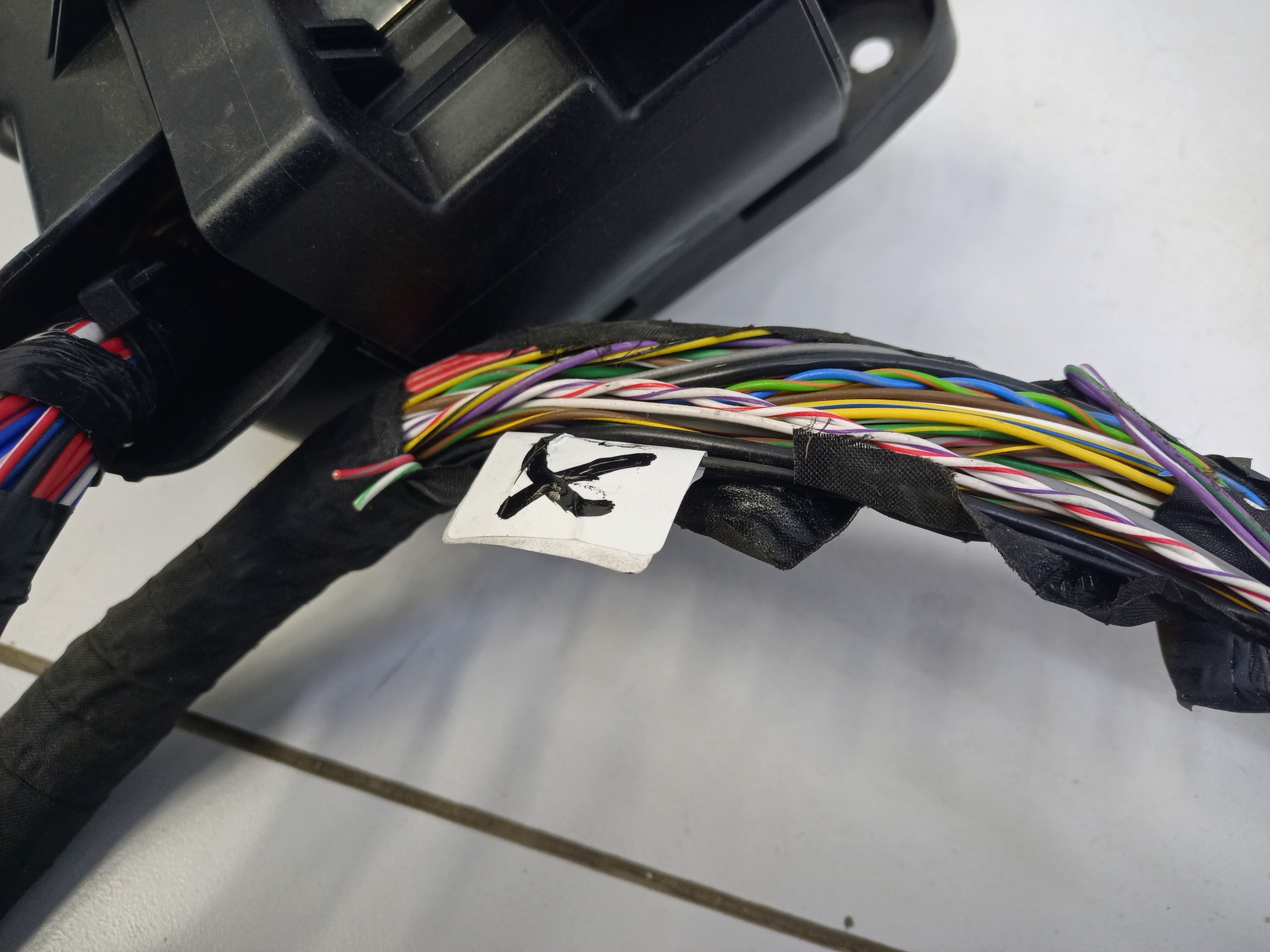 Проводка салона Geely Monjaro