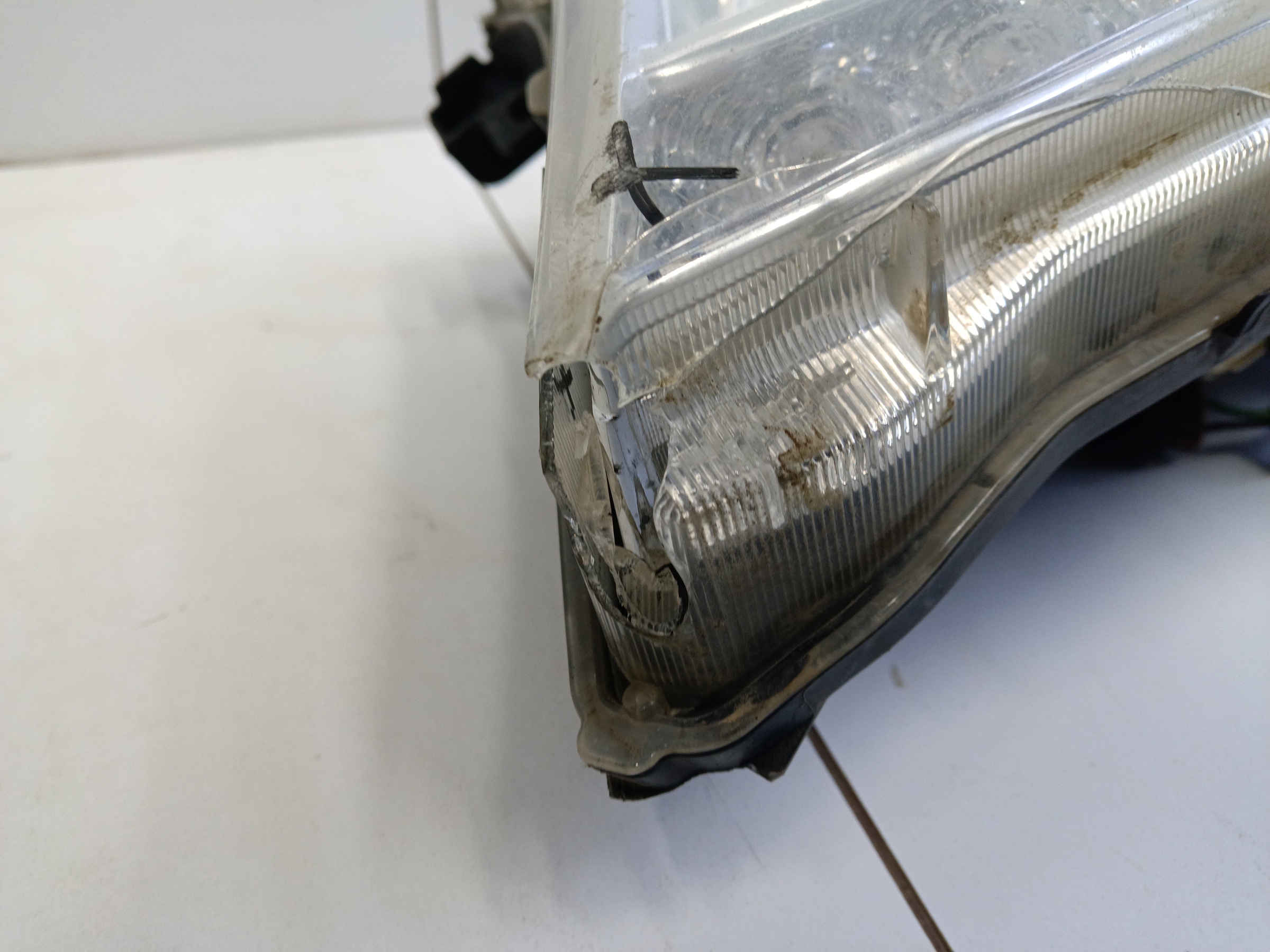 Фара передняя левая Toyota Land Cruiser 200 Restail 1 ксенон с ДХО