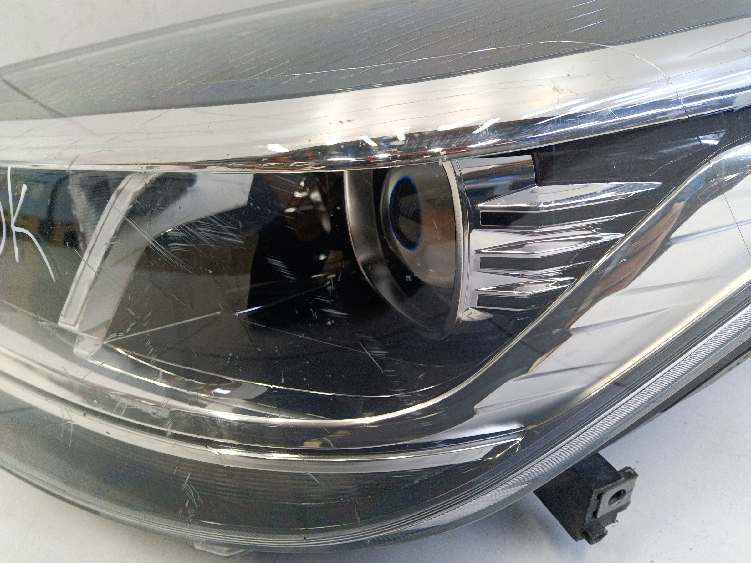 Фара передняя левая Chery Tiggo 4 Restail галоген линза черная