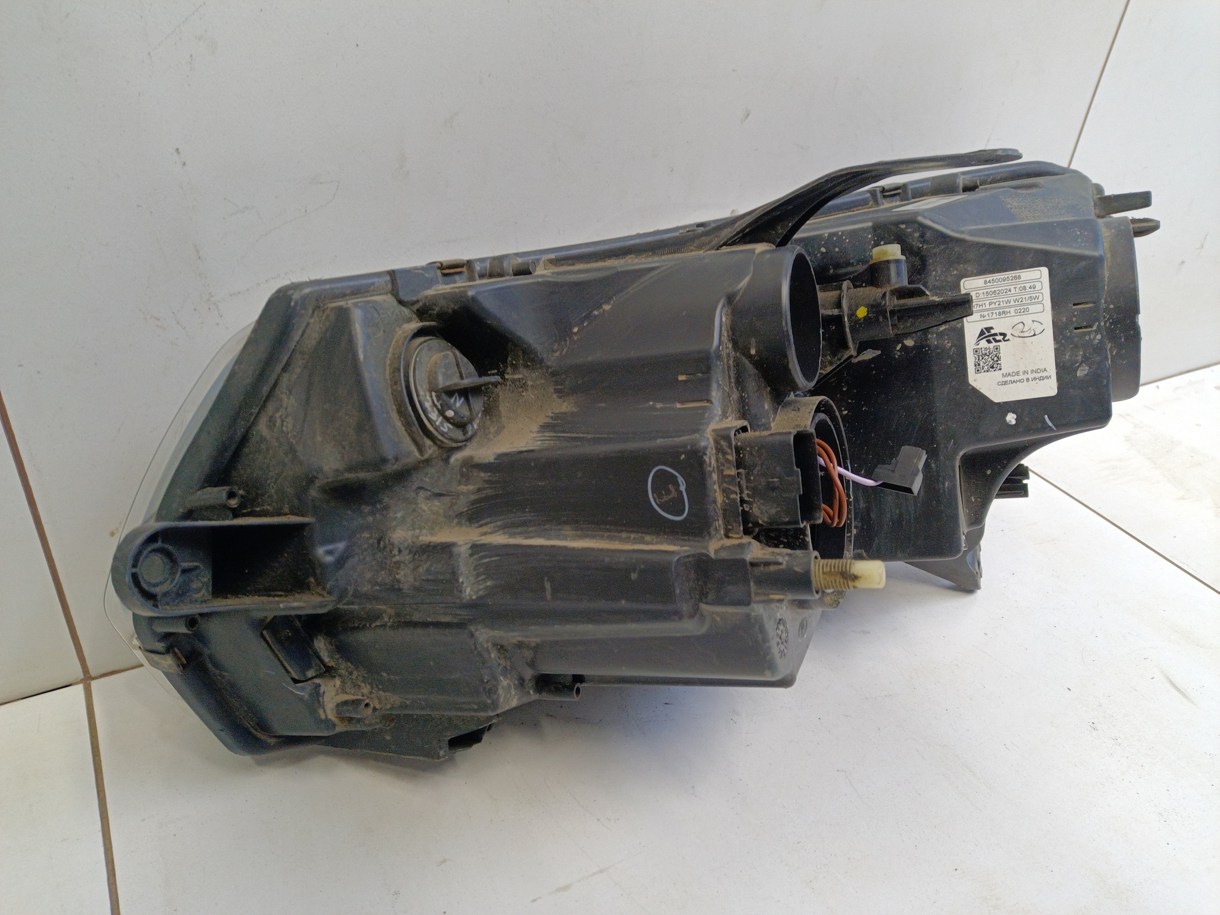 Фара передняя правая Lada Largus 1 Restail