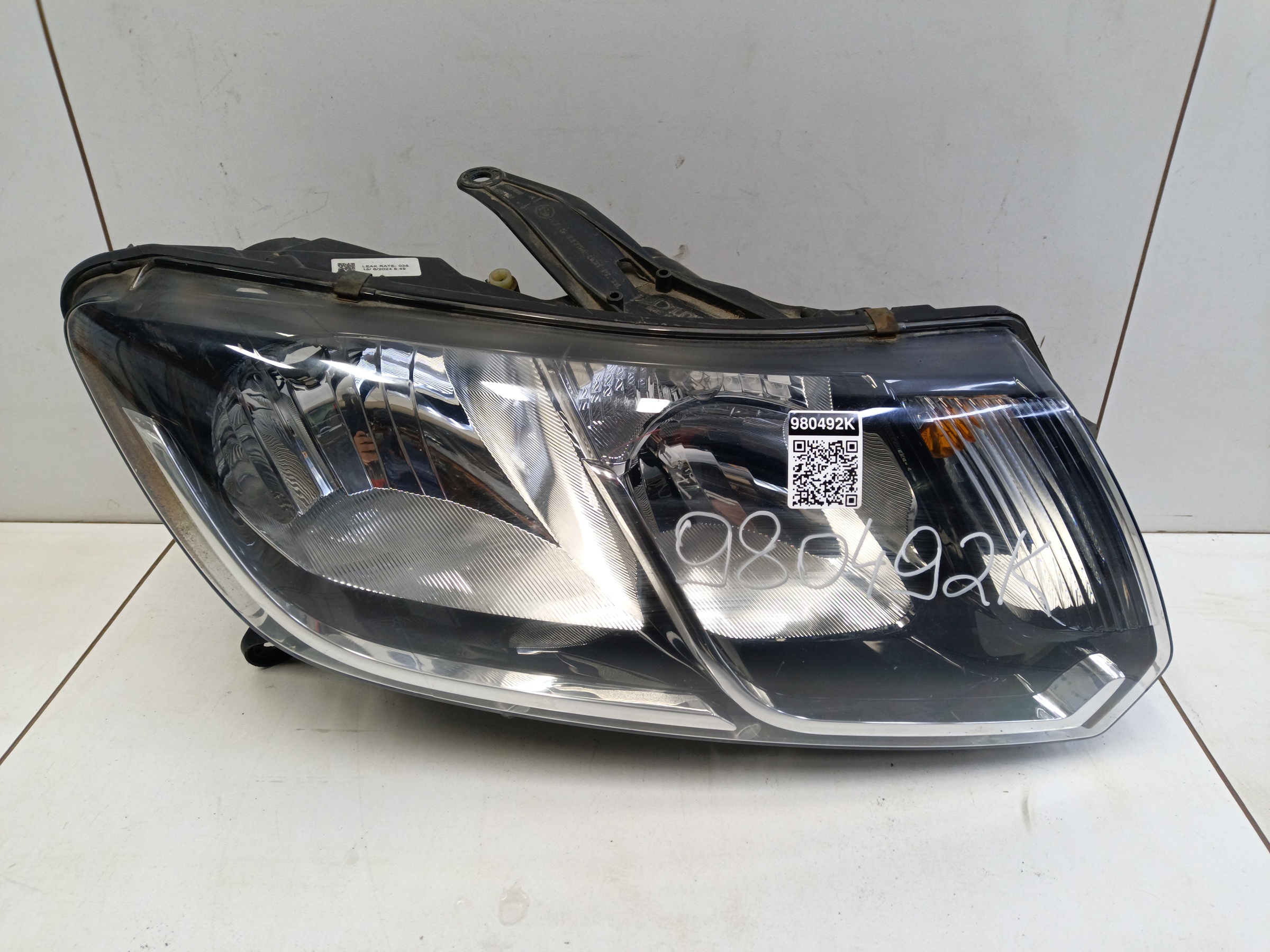 Фара передняя правая Lada Largus 1 Restail