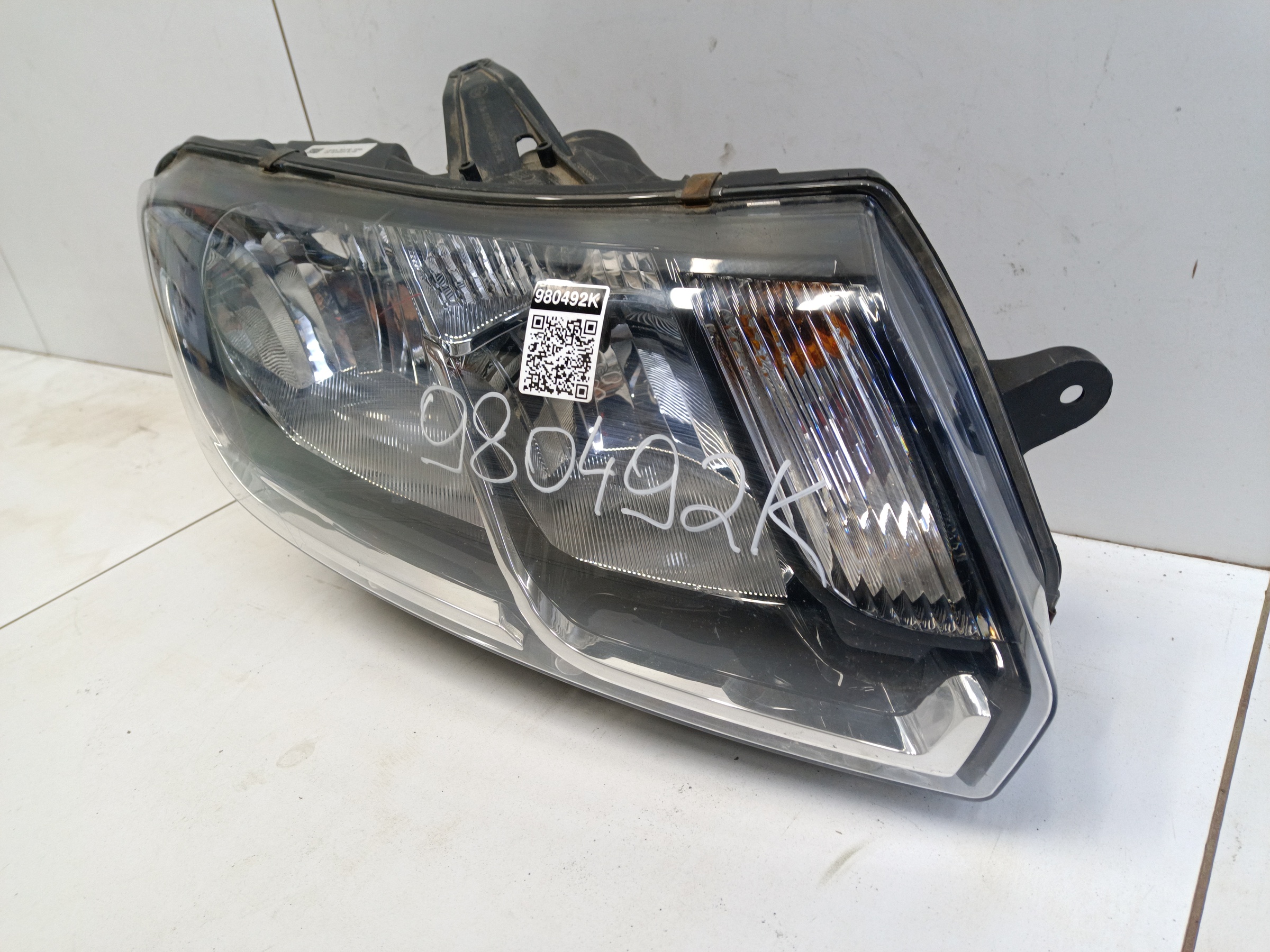 Фара передняя правая Lada Largus 1 Restail