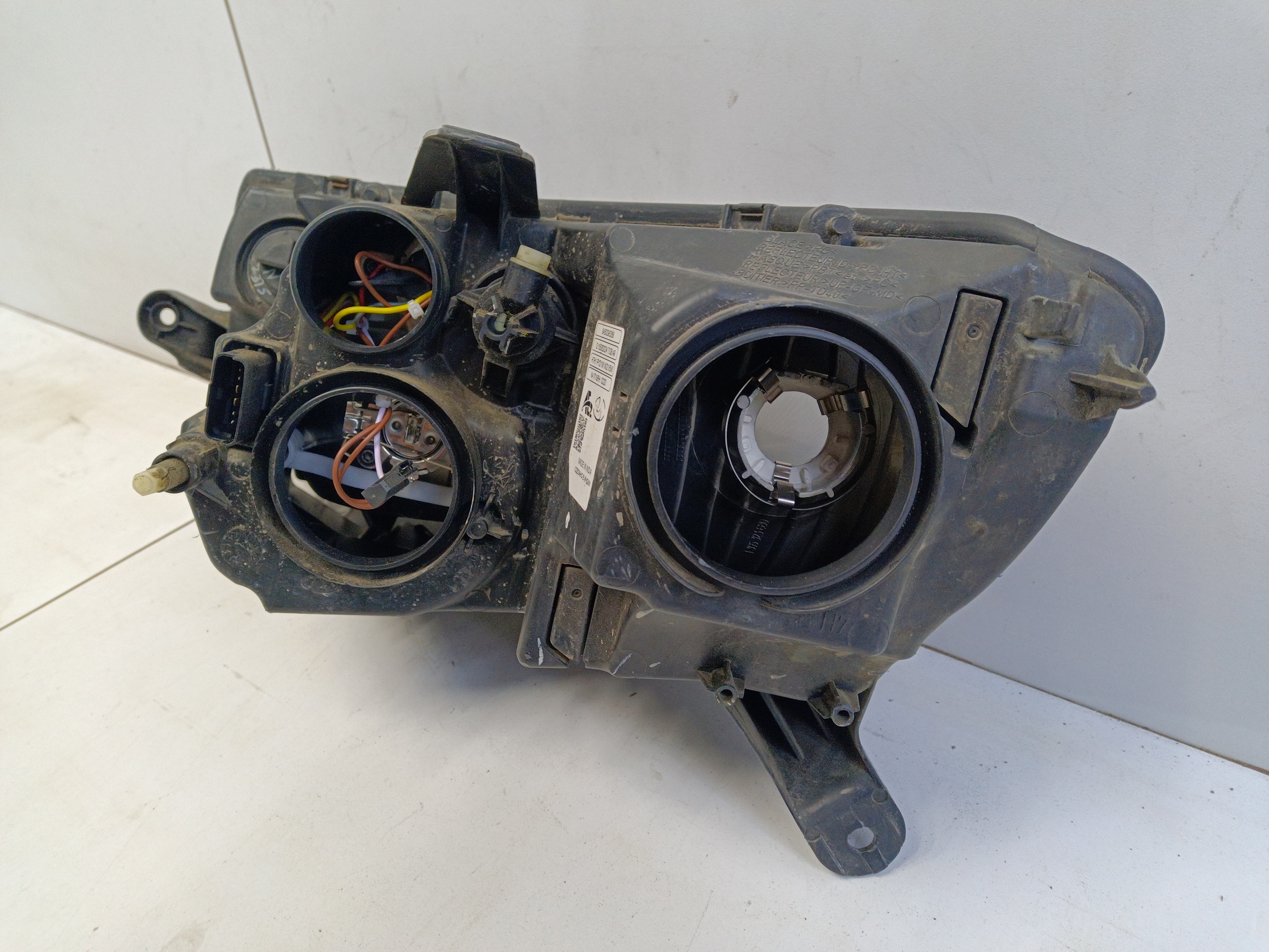 Фара передняя правая Lada Largus 1 Restail