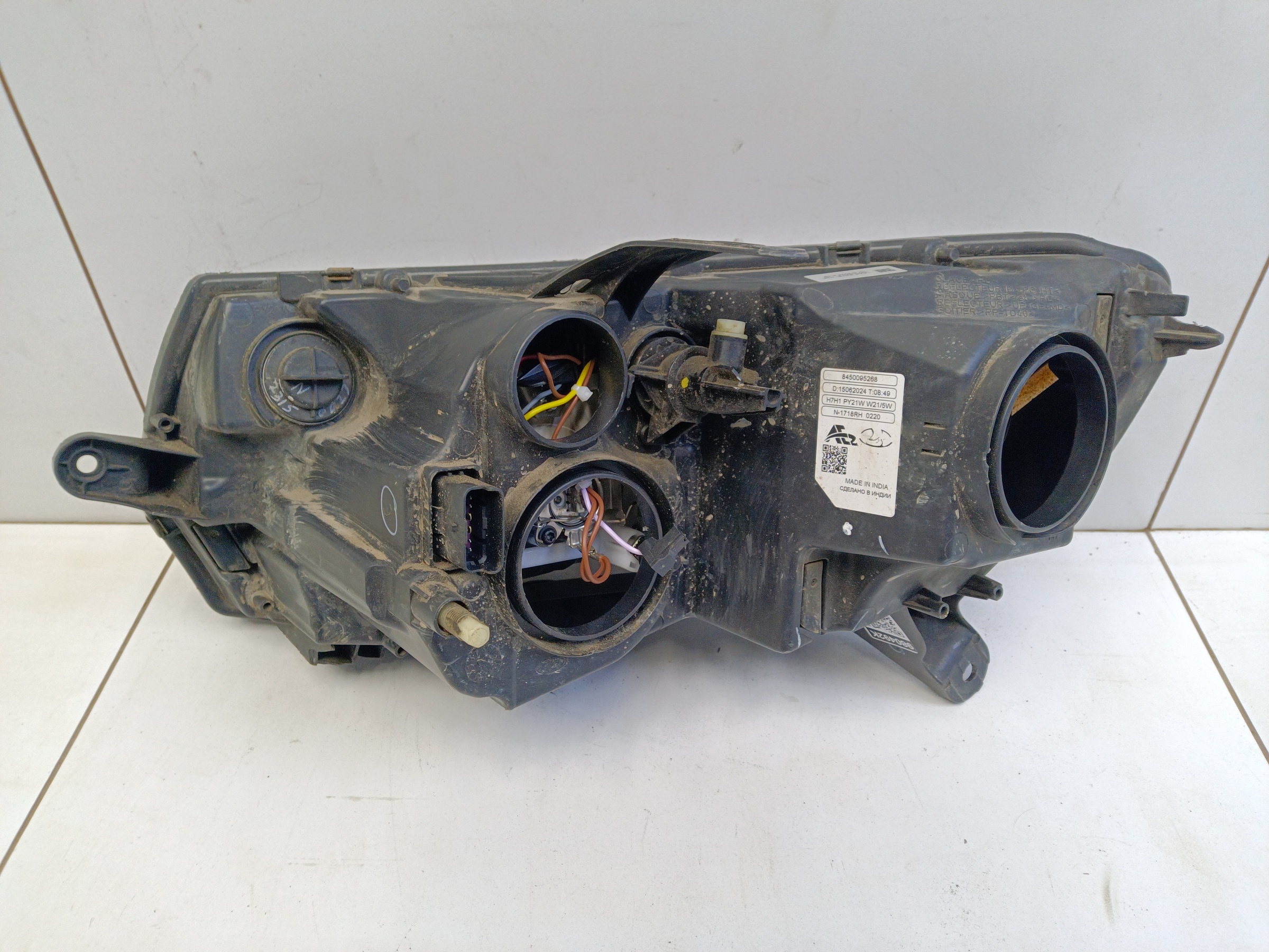 Фара передняя правая Lada Largus 1 Restail