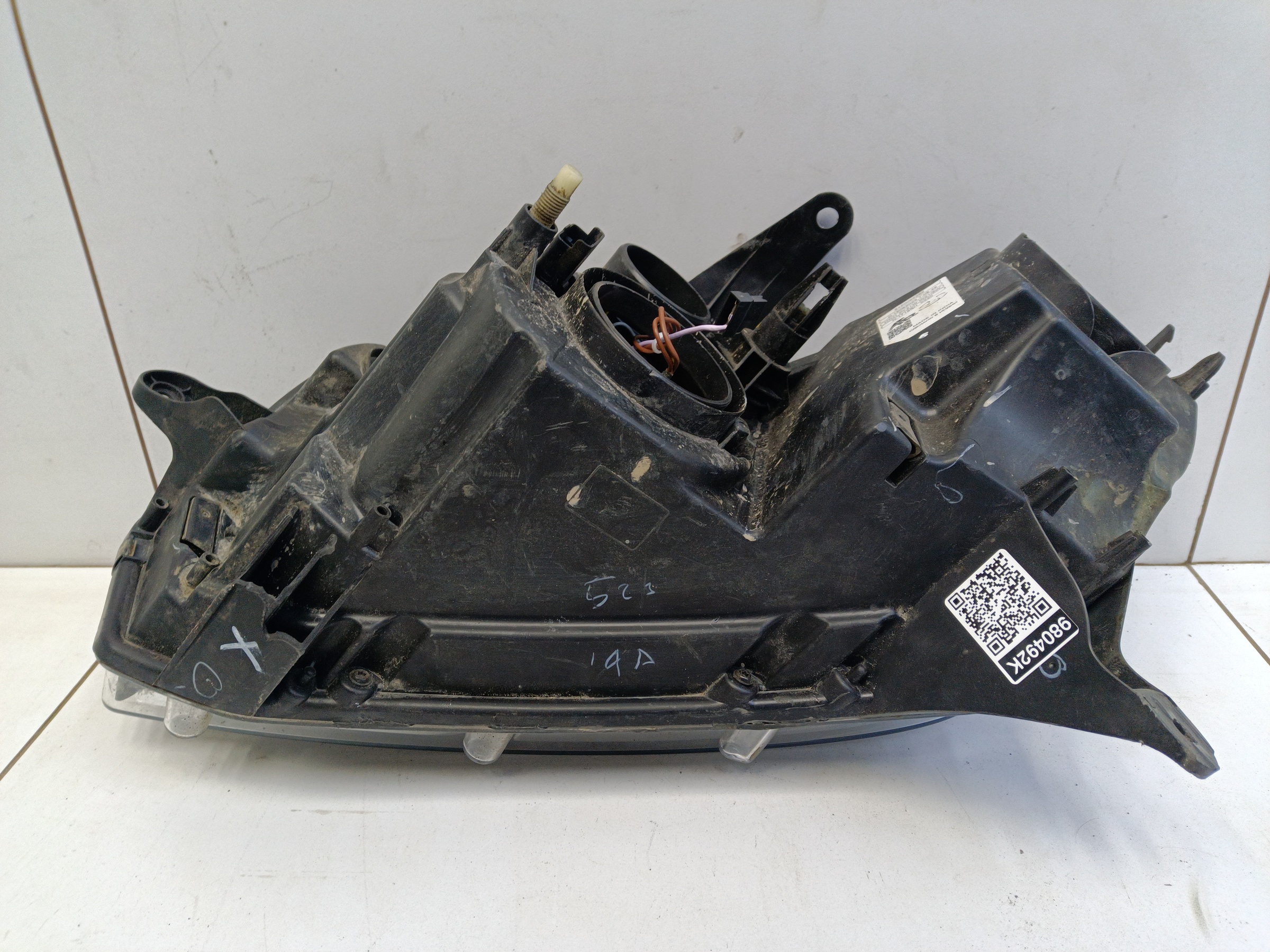 Фара передняя правая Lada Largus 1 Restail