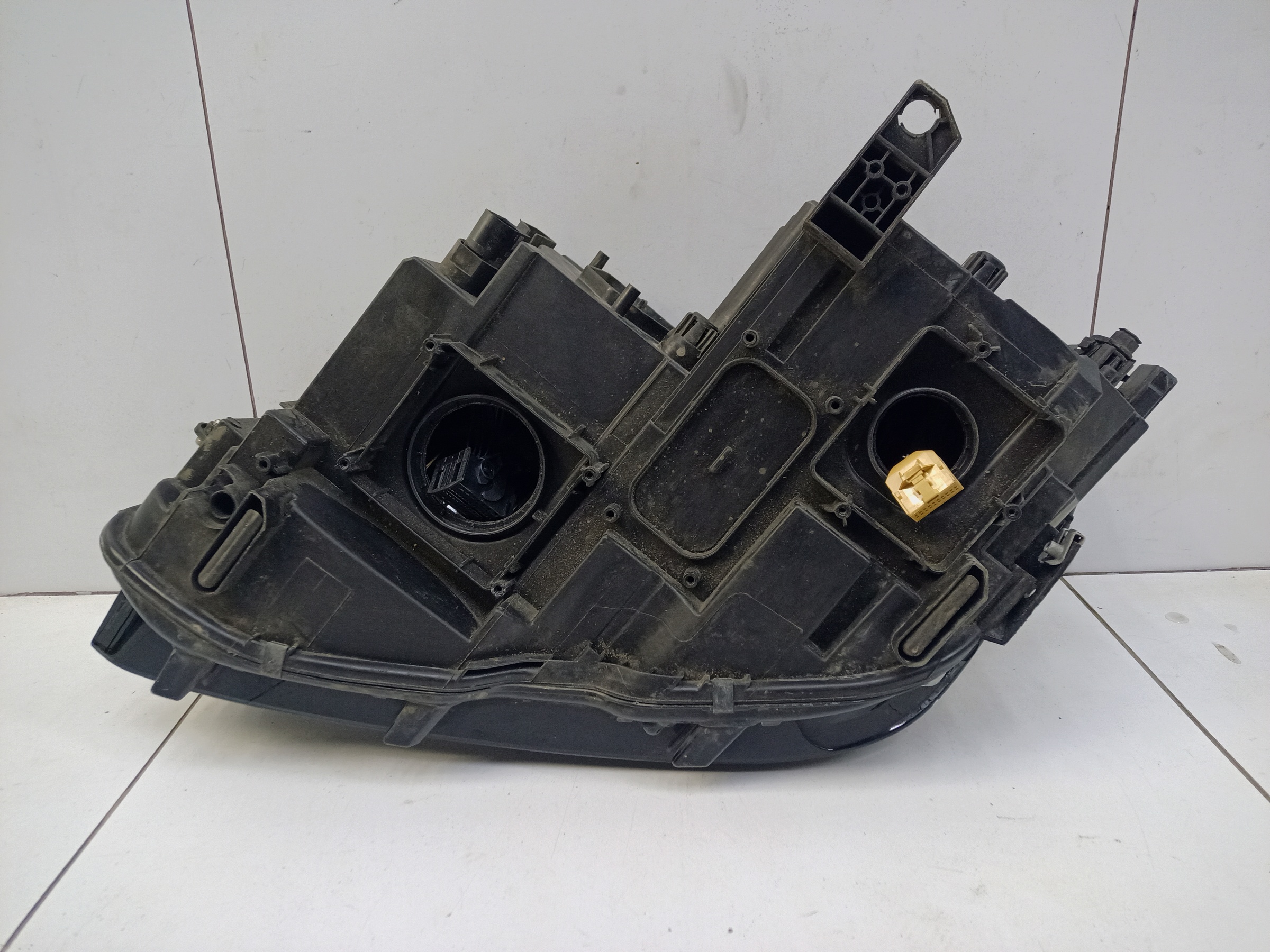 Фара передняя правая Volkswagen Tiguan 2 LED