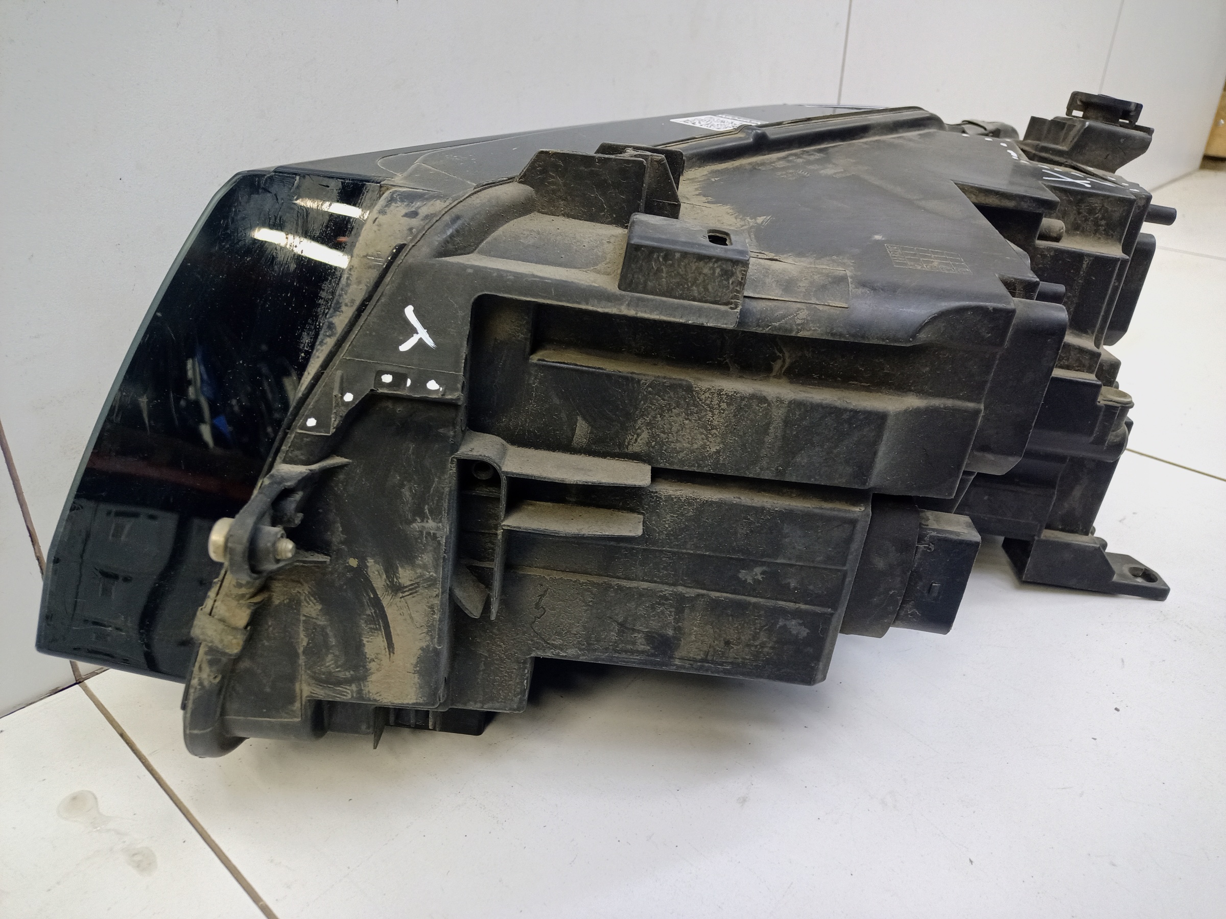 Фара передняя правая Volkswagen Tiguan 2 LED